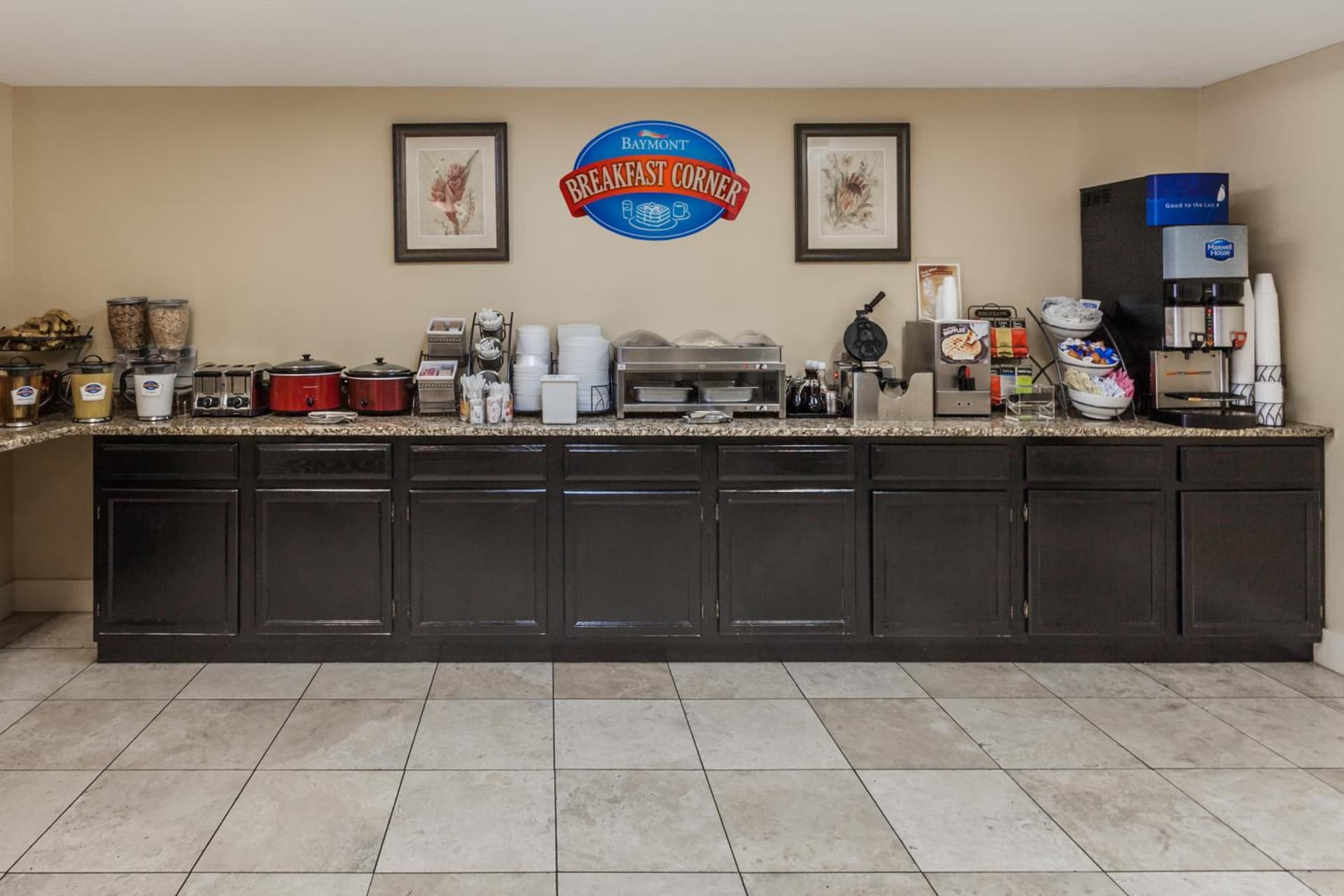 Baymont by Wyndham Pigeon Forge near Island Drive property views in Pigeon Forge, TN — gallery photo 3
