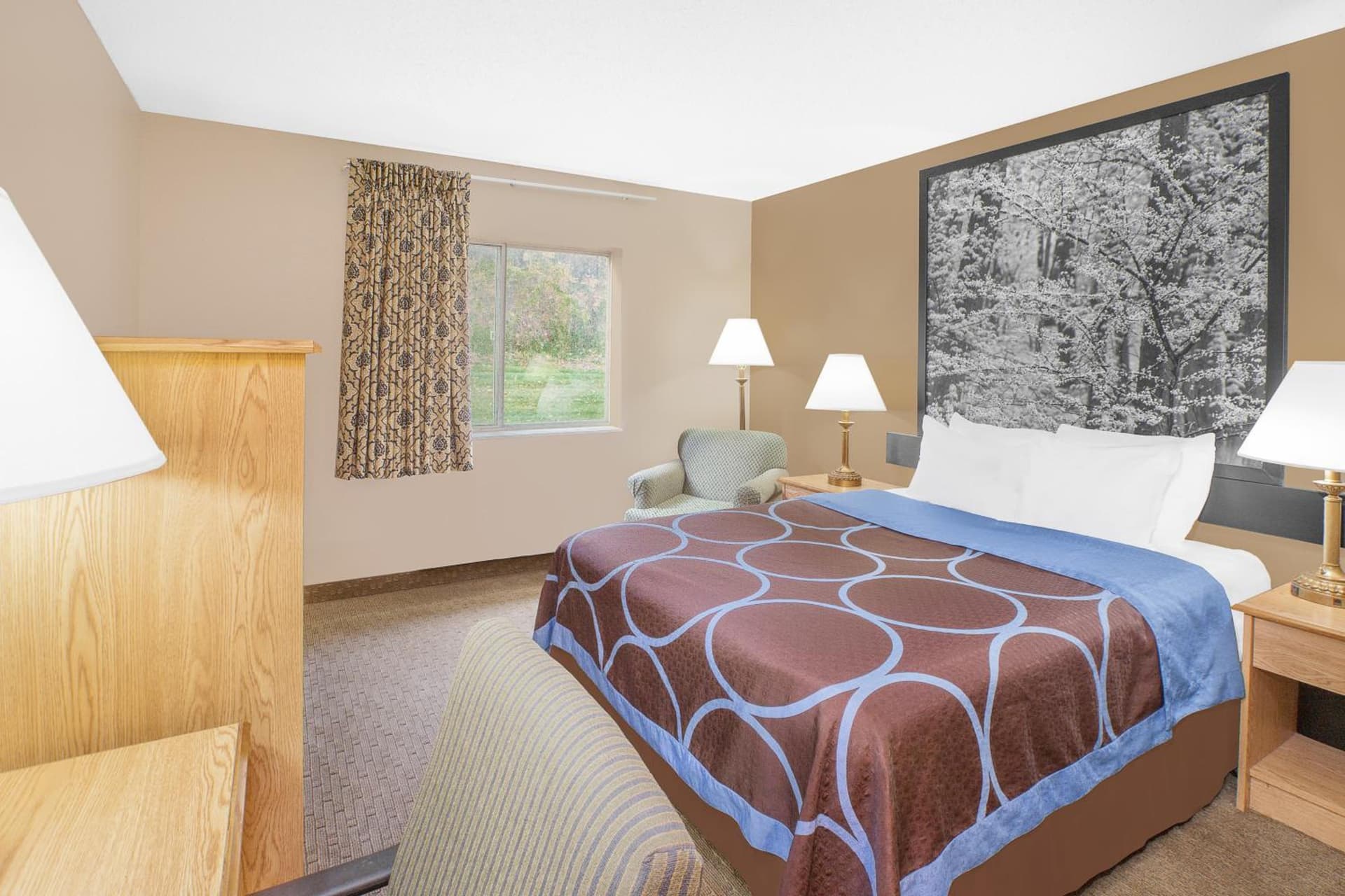 Super 8 by Wyndham Seville gallery photo in Seville, OH — image 23