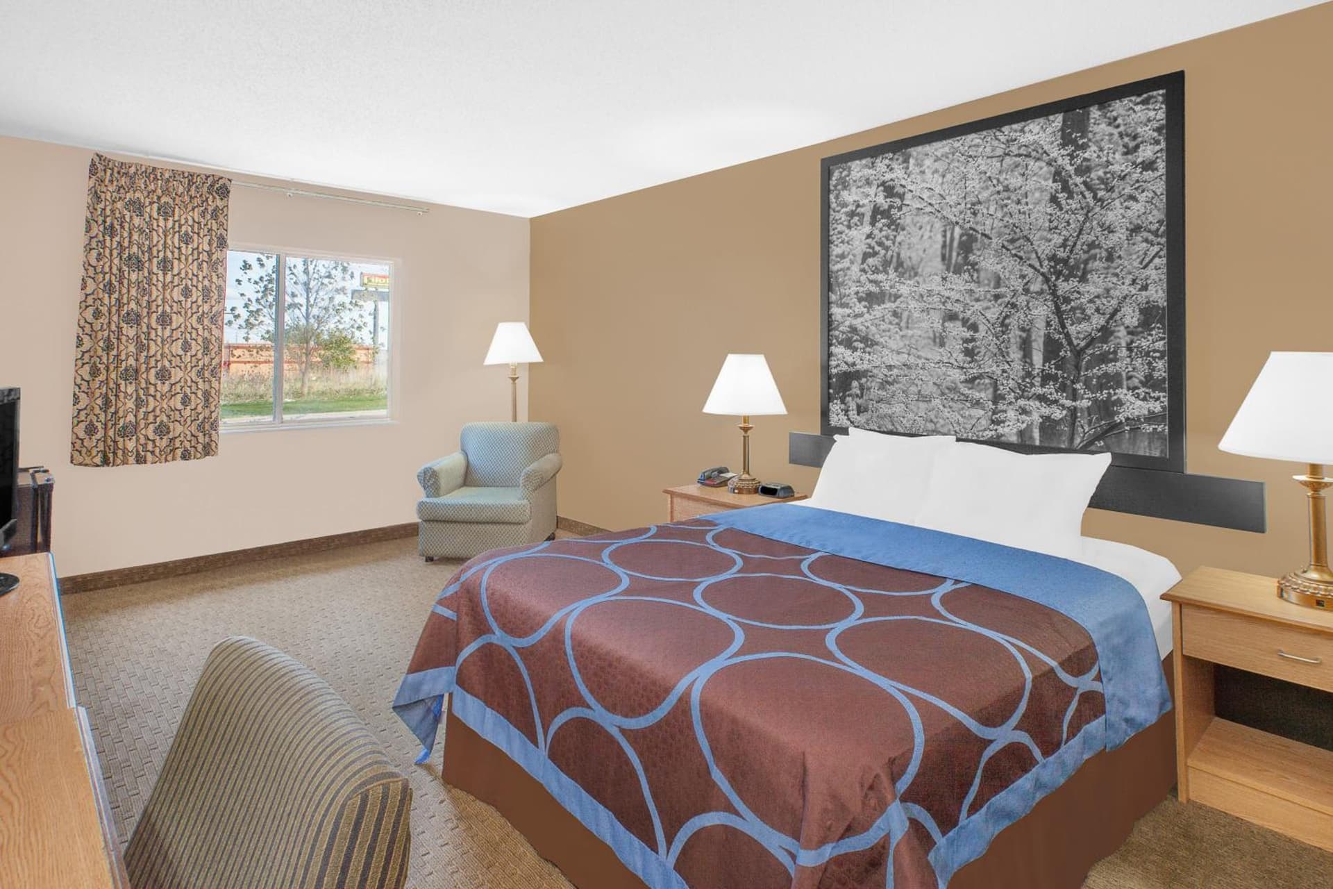 Super 8 by Wyndham Seville gallery photo in Seville, OH — image 5