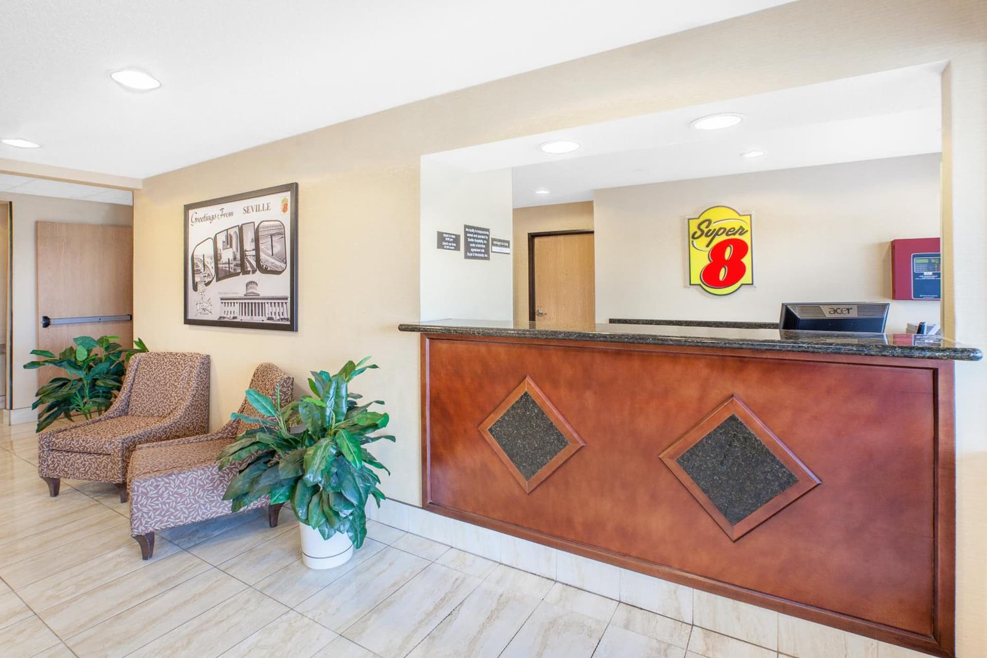 Super 8 by Wyndham Seville gallery photo in Seville, OH — image 16