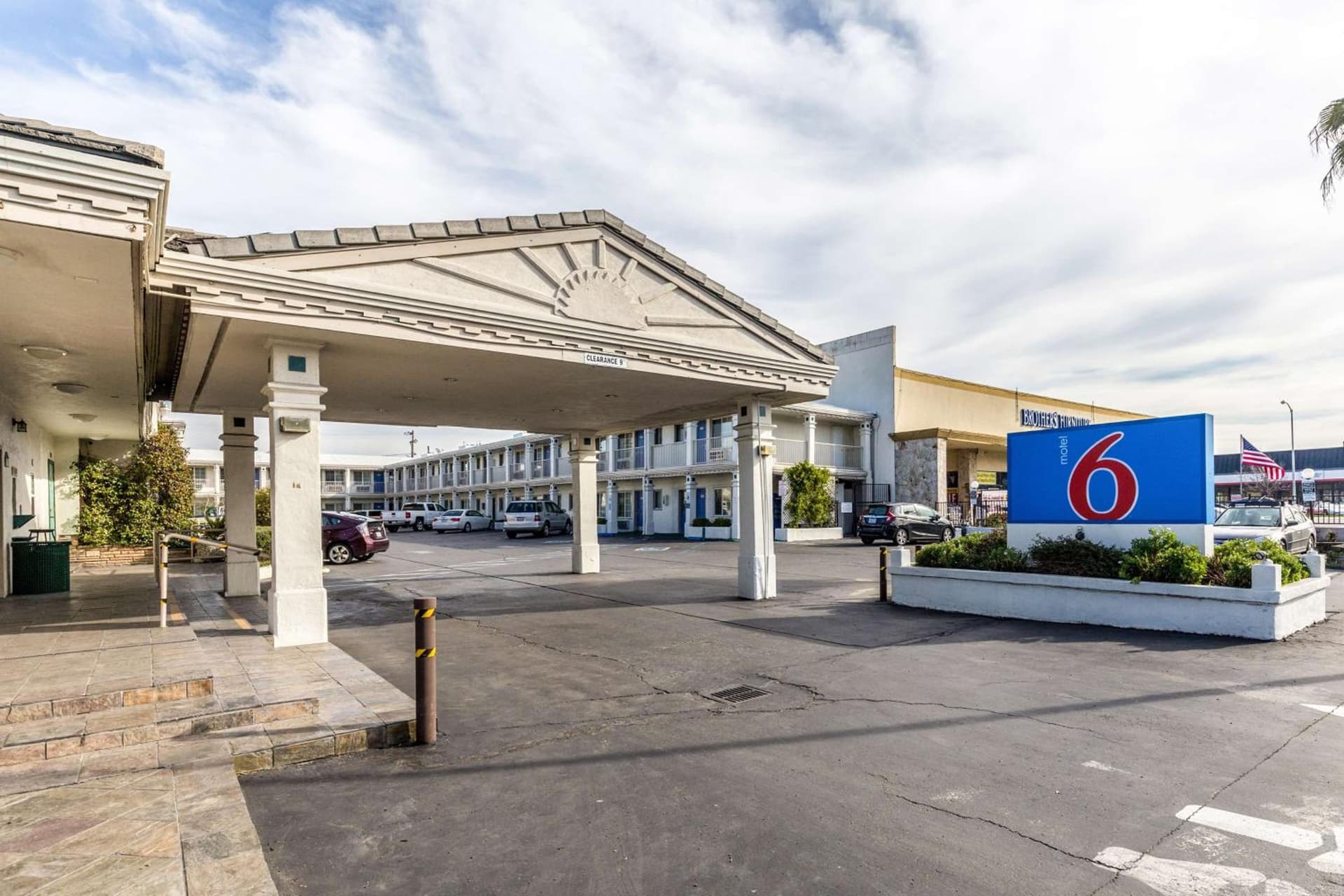 Motel 6 San Rafael, CA interior in San Rafael, CA — gallery photo 2