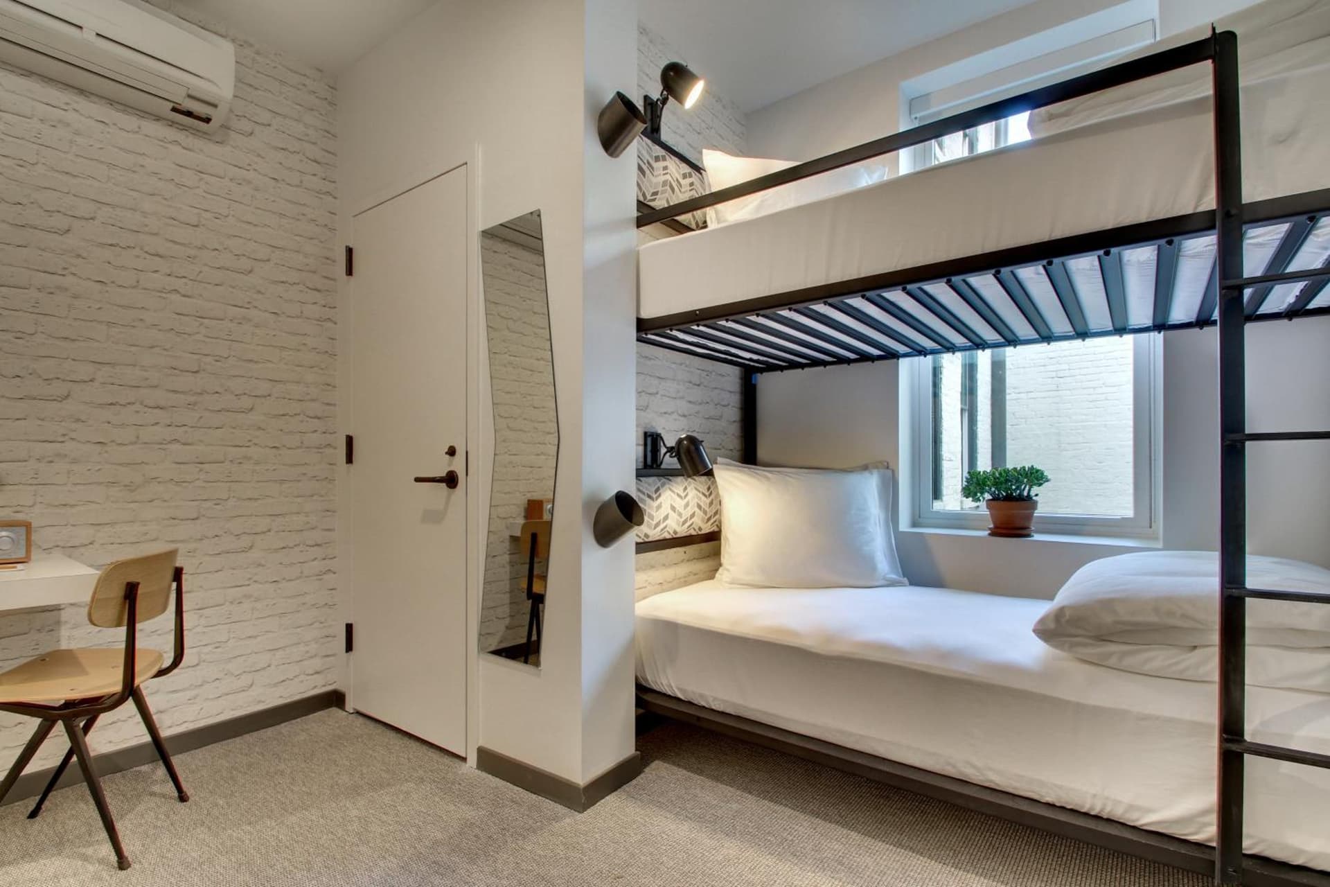 Hotel Hive interior in Washington, DC — gallery photo 2