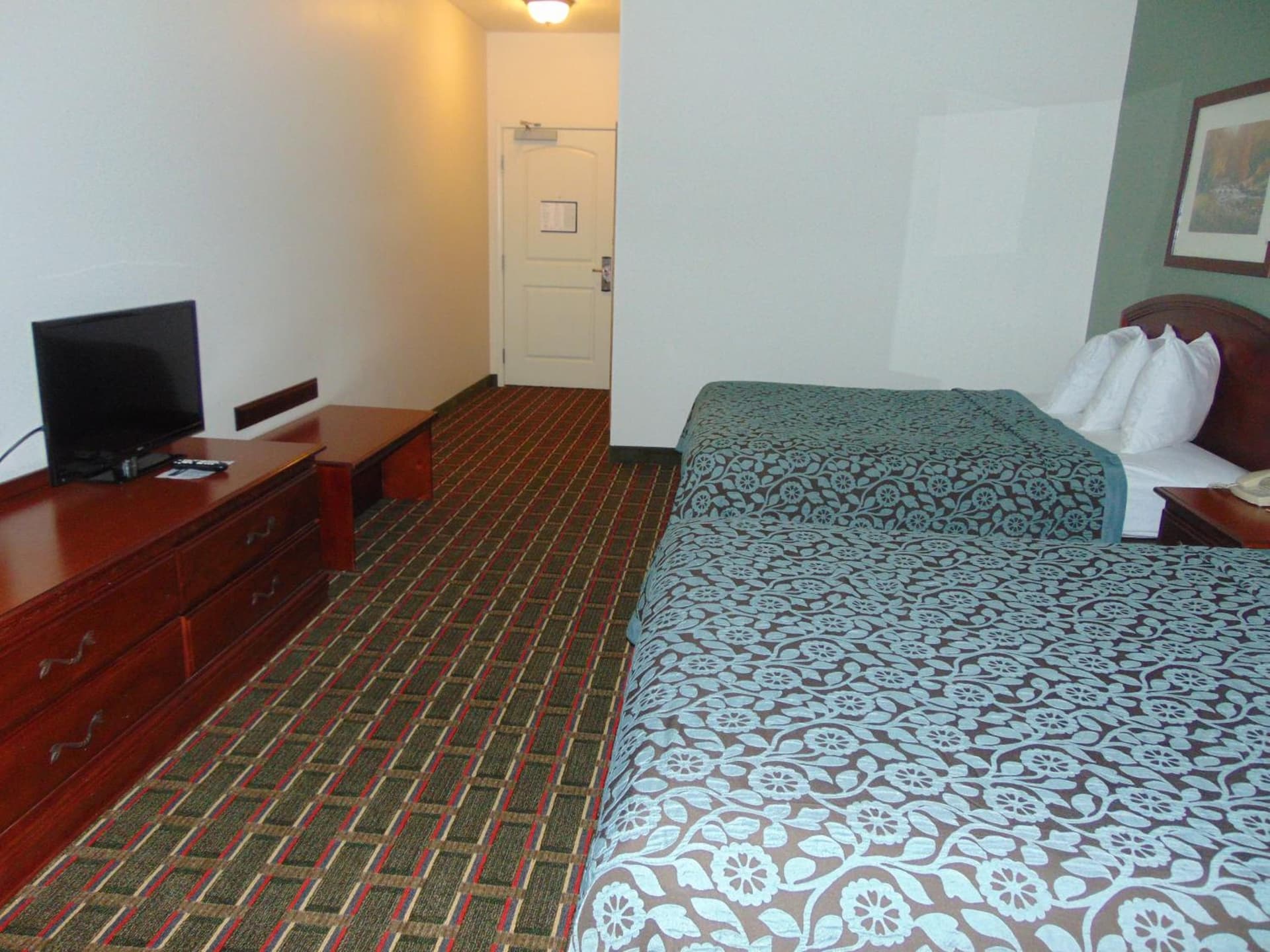 Days Inn by Wyndham Pentwater gallery photo in Pentwater, MI — image 36