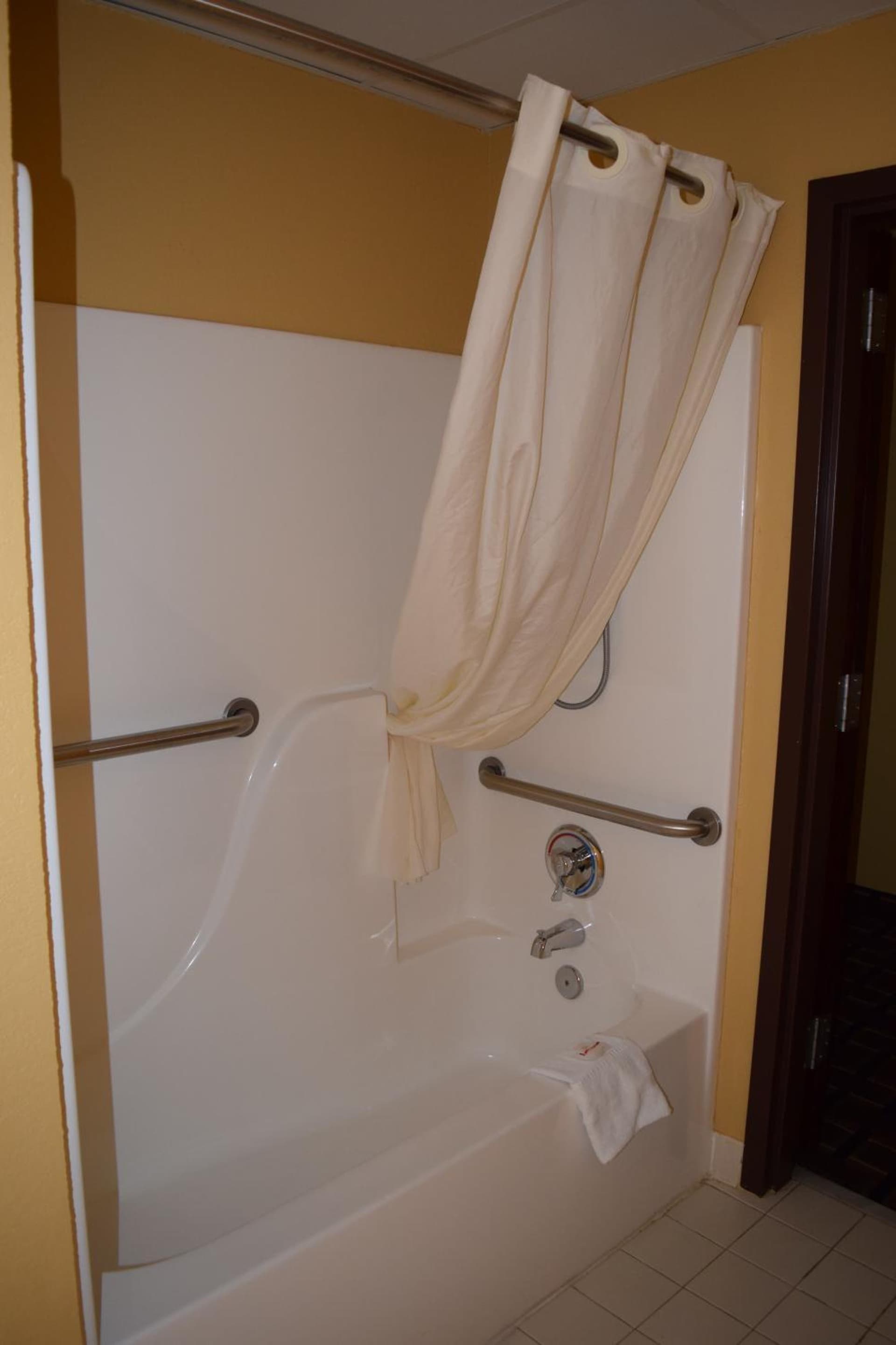 Microtel Inn & Suites by Wyndham Rock Hill/Charlotte Area gallery photo in Rock Hill, SC — image 5