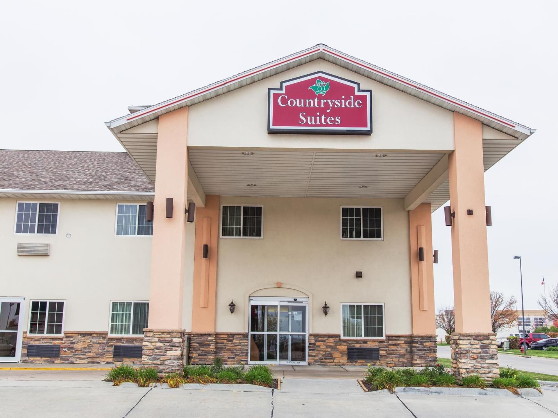 BridgePointe Inn & Suites by BPhotels, Lincoln I-80 & 27th St featured exterior or lobby in Lincoln, NE — similar hotel