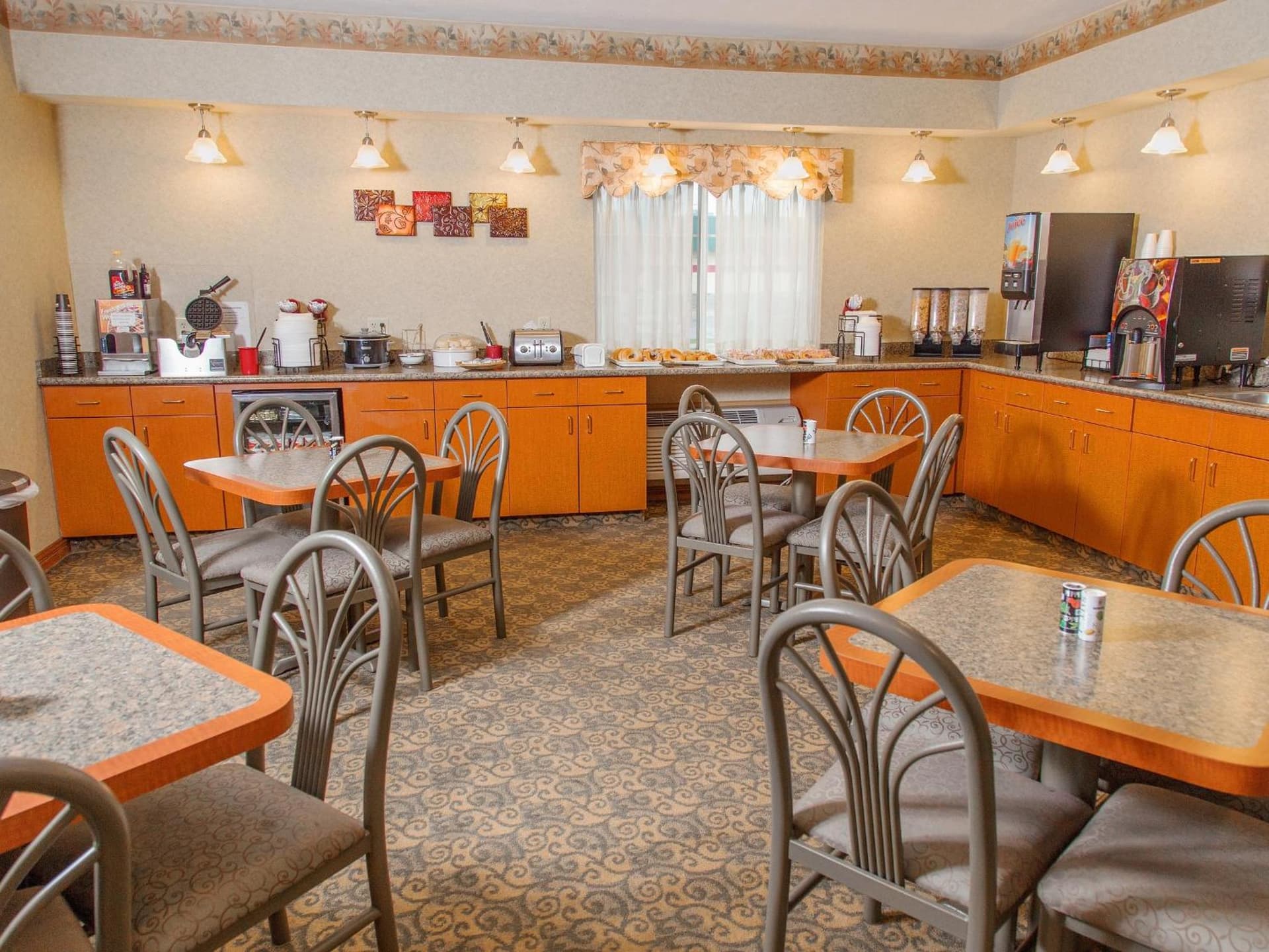 BridgePointe Inn & Suites by BPhotels, Lincoln I-80 & 27th St gallery photo in Lincoln, NE — image 8
