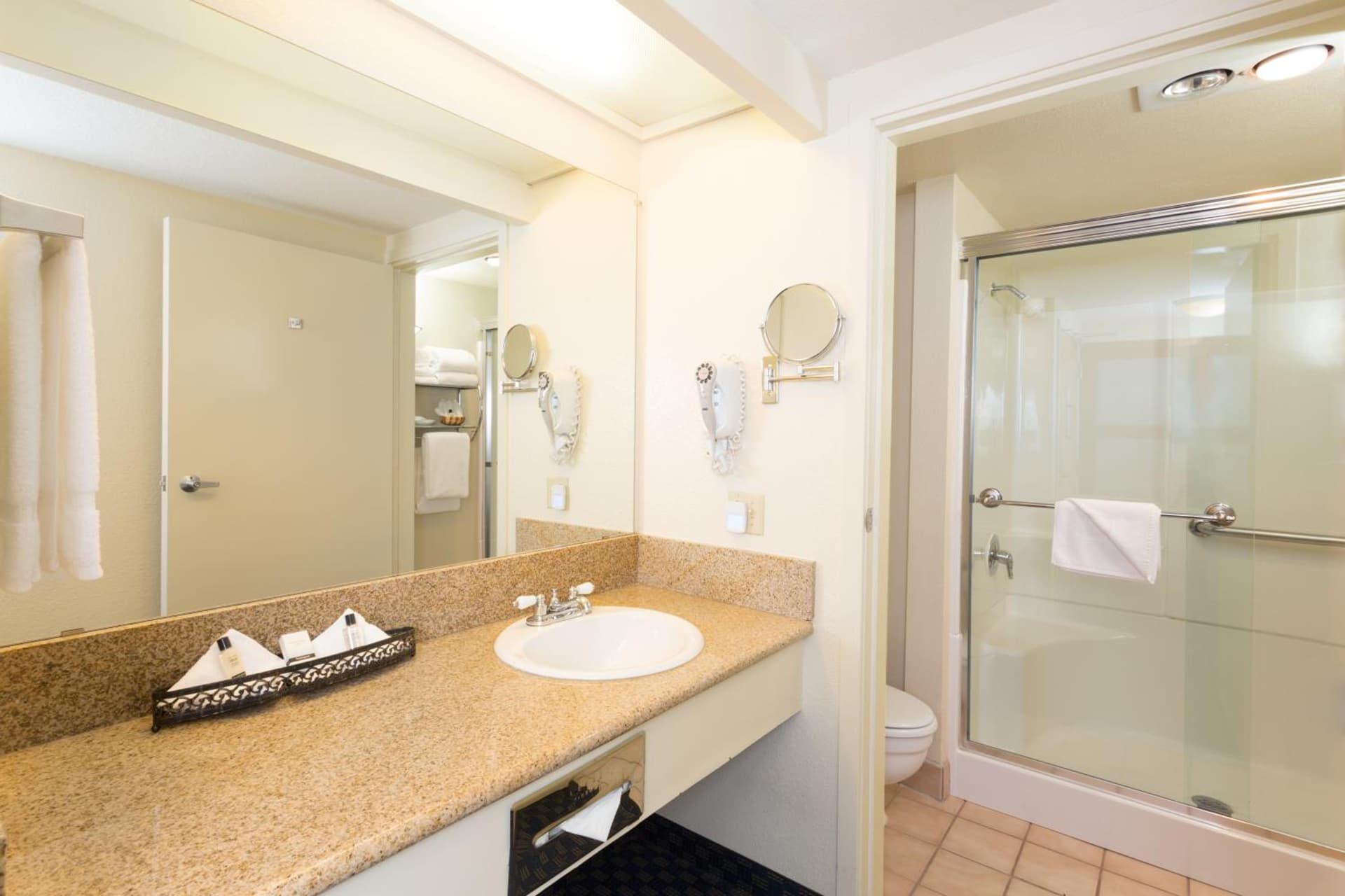 The Marina Inn on San Francisco Bay gallery photo in San Leandro, CA — image 7