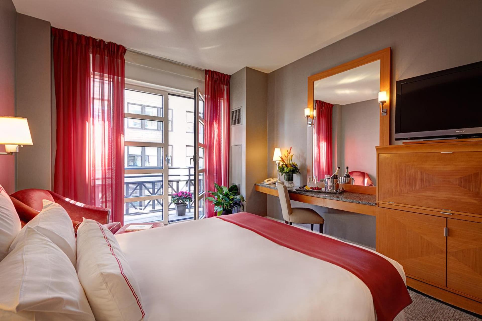 Hotel Giraffe by Library Hotel Collection gallery photo in New York, NY — image 24