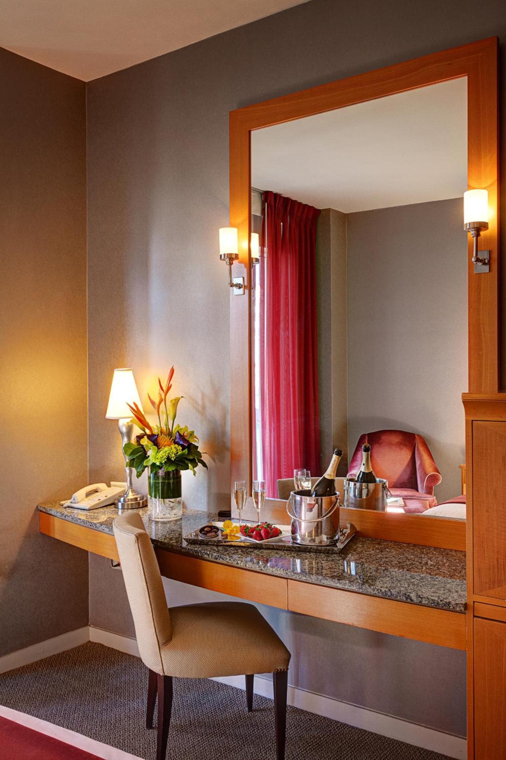 Hotel Giraffe by Library Hotel Collection gallery photo in New York, NY — image 5