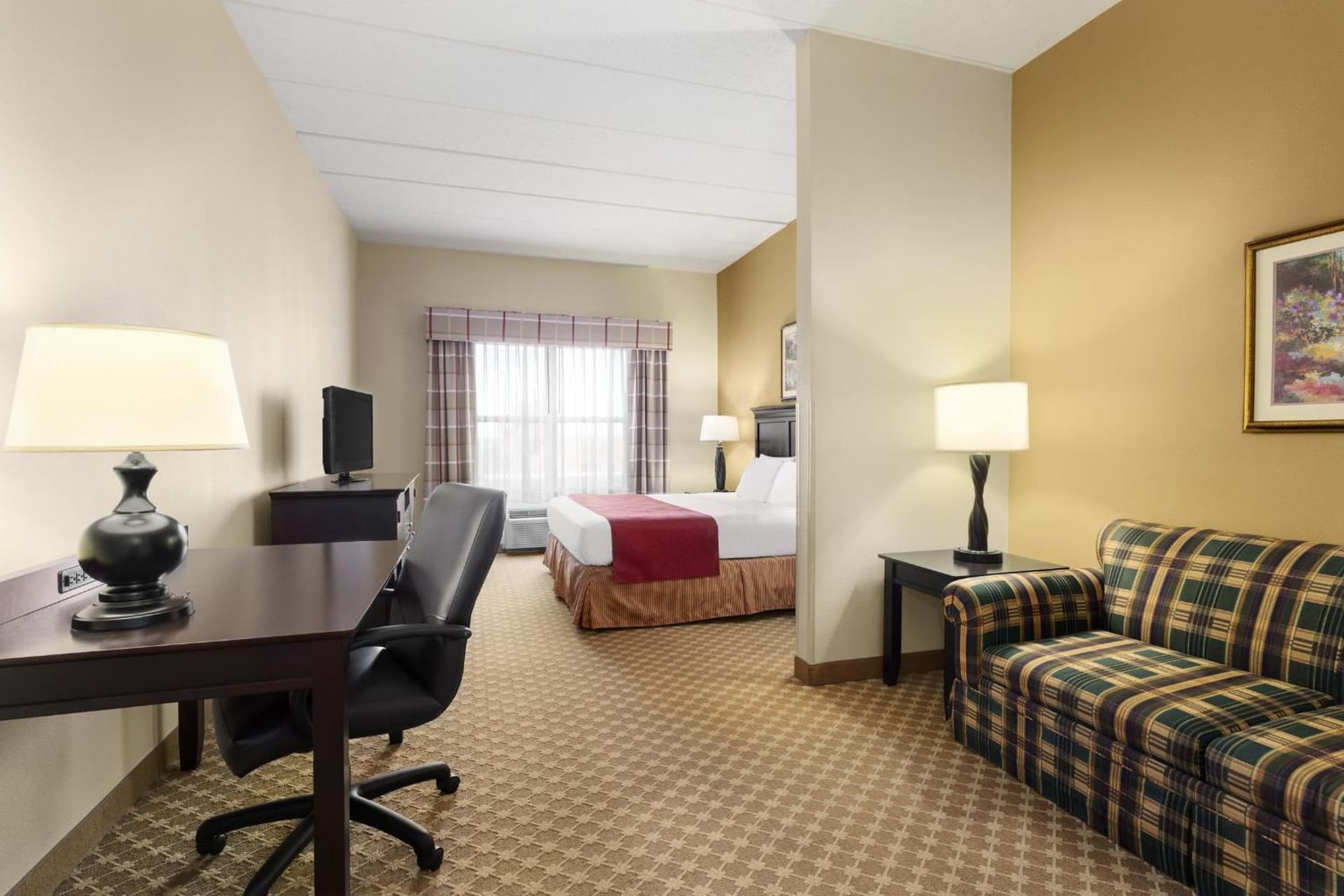 Country Inn & Suites by Radisson, Frackville (Pottsville), PA interior in Mount Pleasant, PA — gallery photo 2