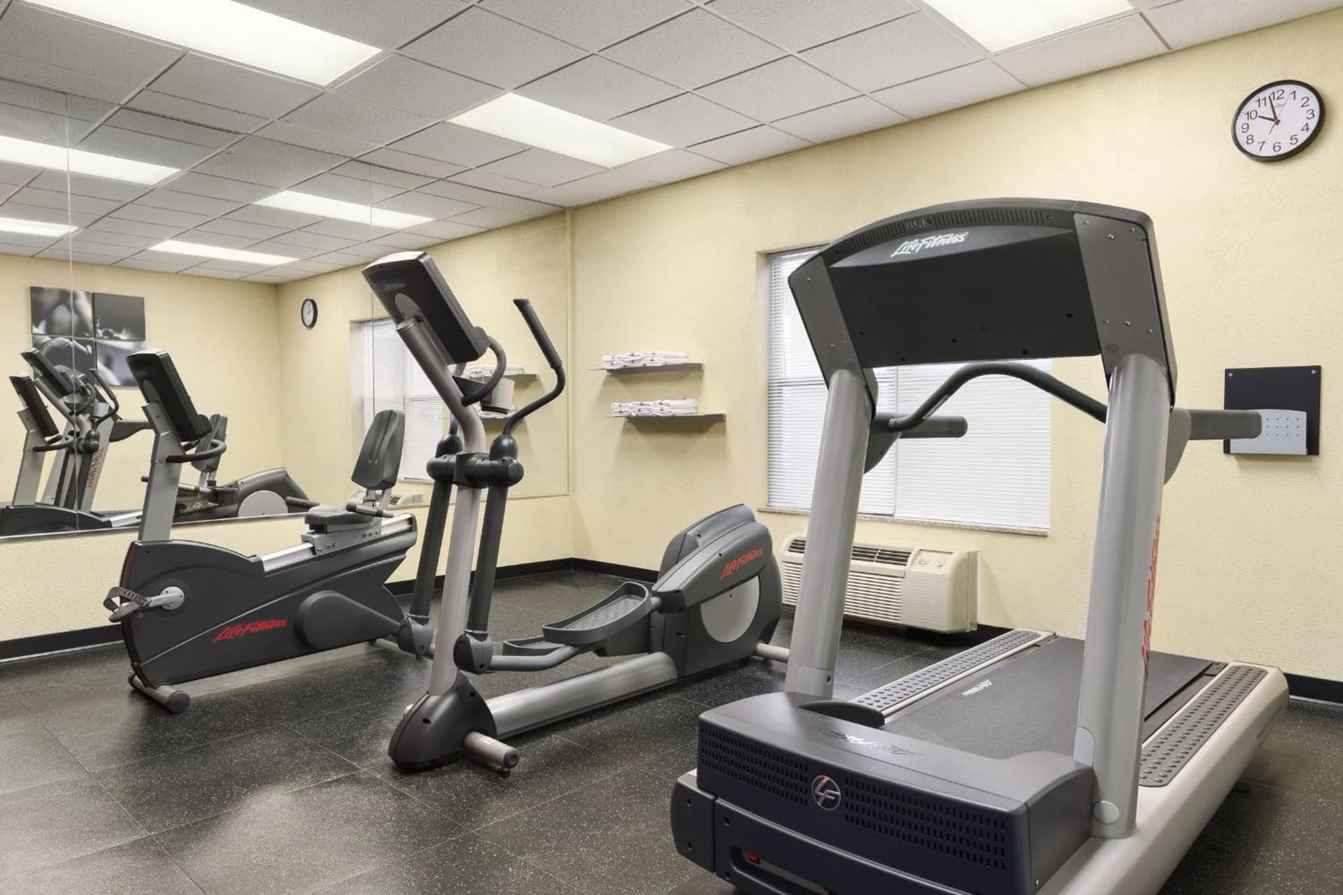 Country Inn & Suites by Radisson, Frackville (Pottsville), PA gallery photo in Mount Pleasant, PA — image 37