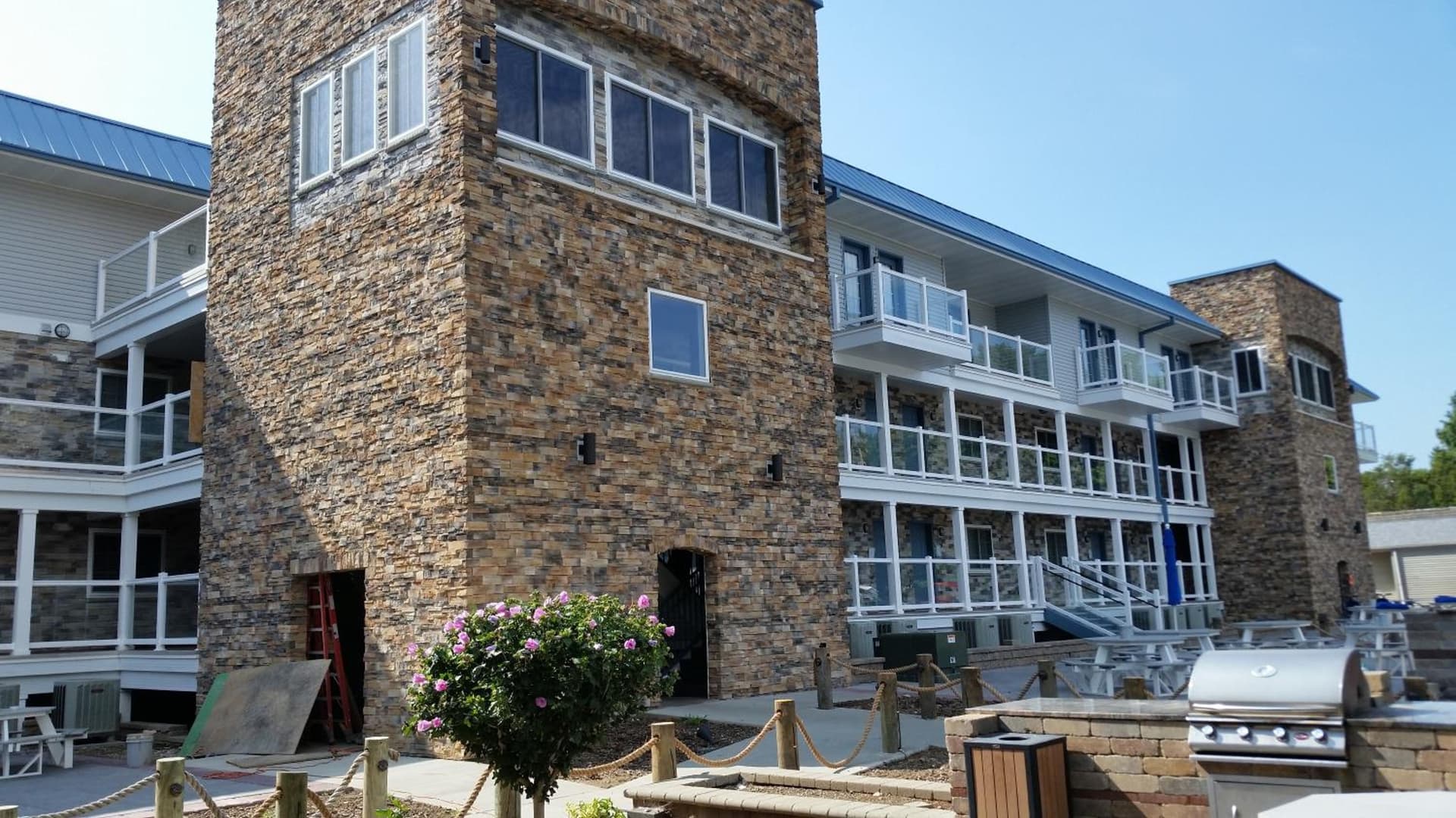 Put-in-Bay Condos interior in Put-in-Bay, OH — gallery photo 2