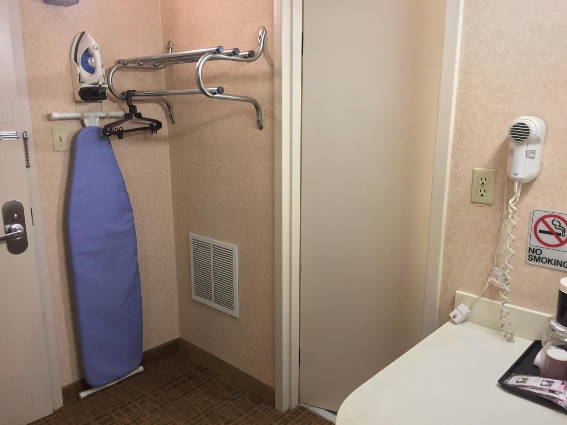 Americas Best Value Inn & Suites-Boise interior in Boise, ID — gallery photo 2