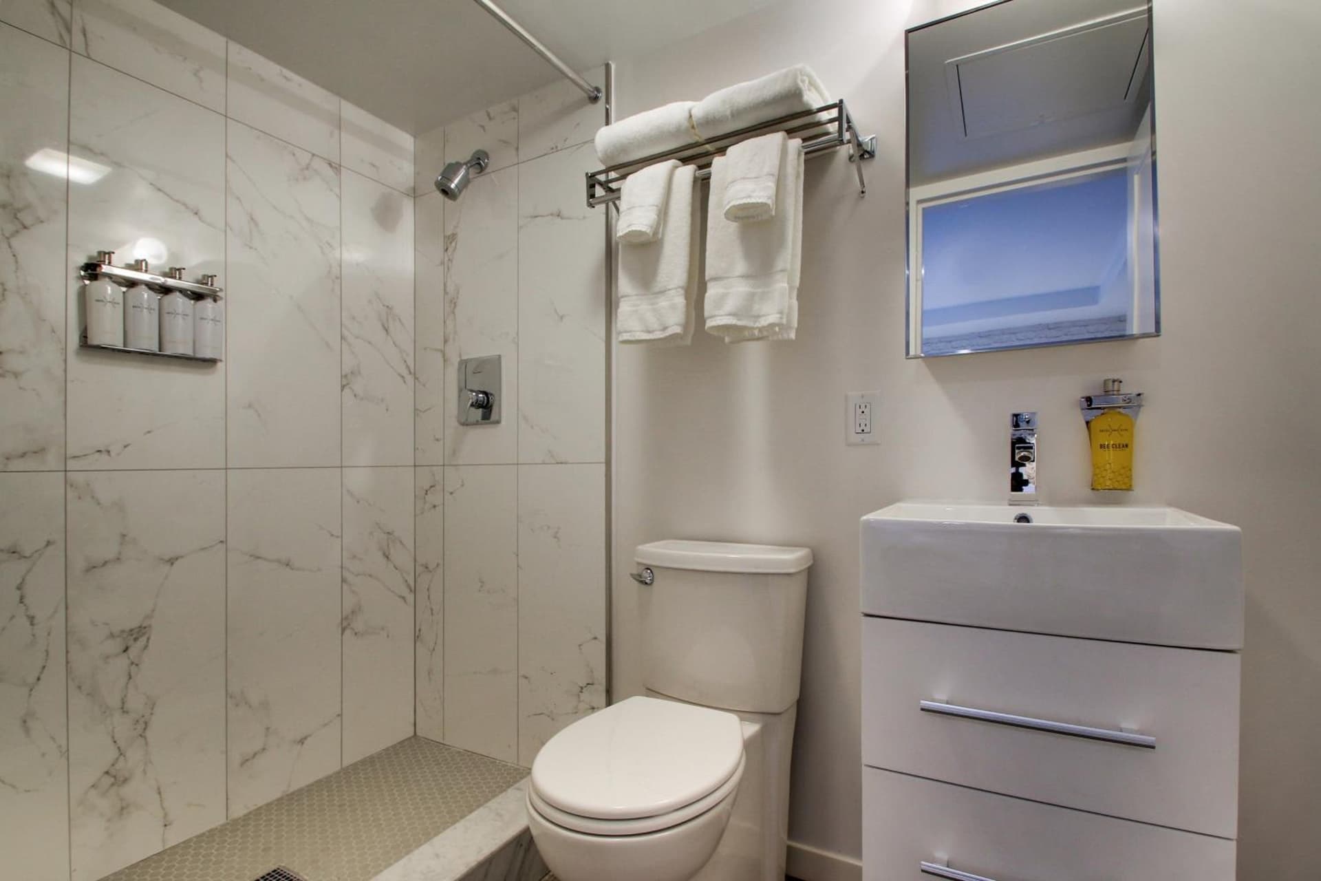 Hotel Hive gallery photo in Washington, DC — image 10