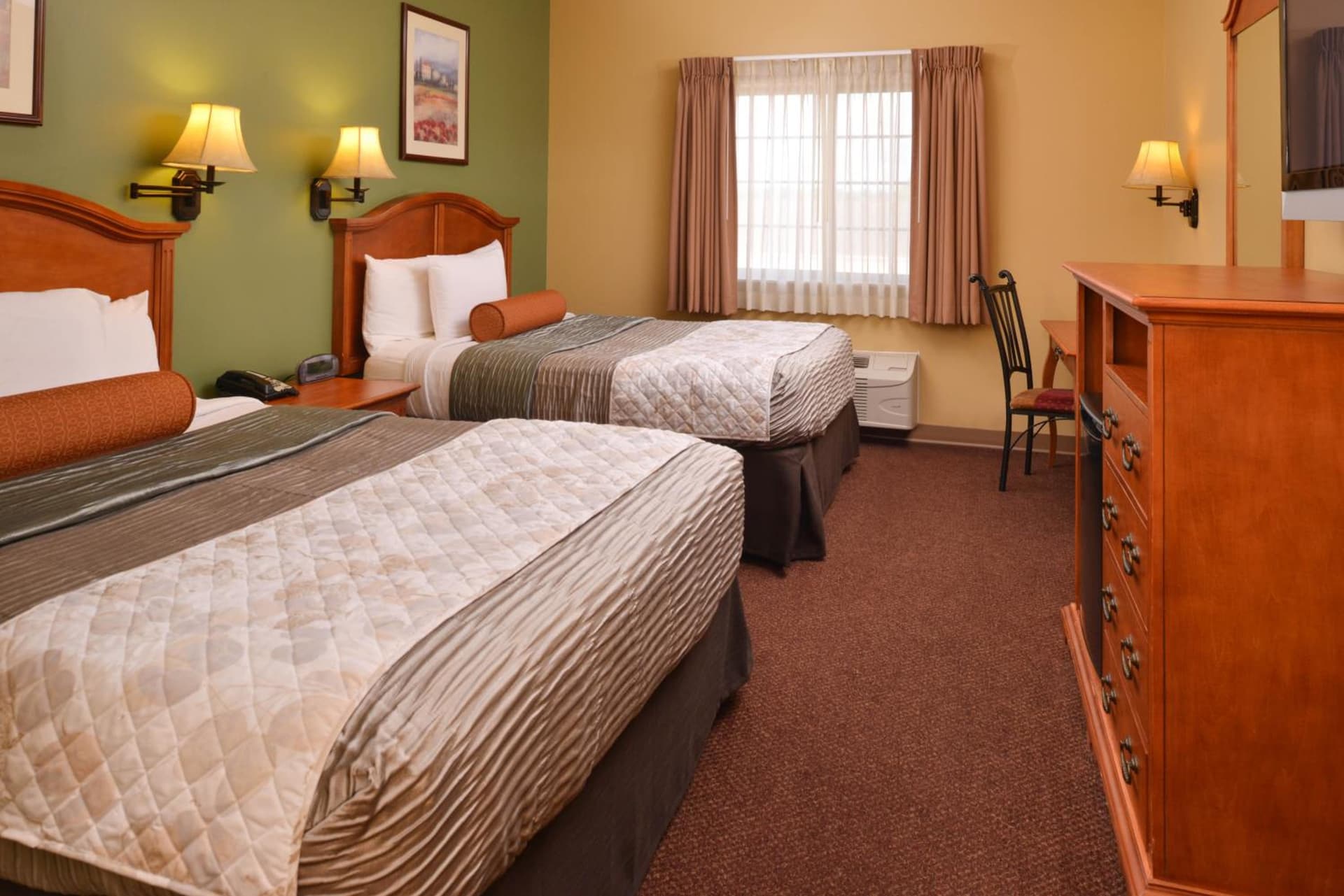 Country Hearth Inn & Suites Edwardsville gallery photo in Edwardsville, IL — image 17