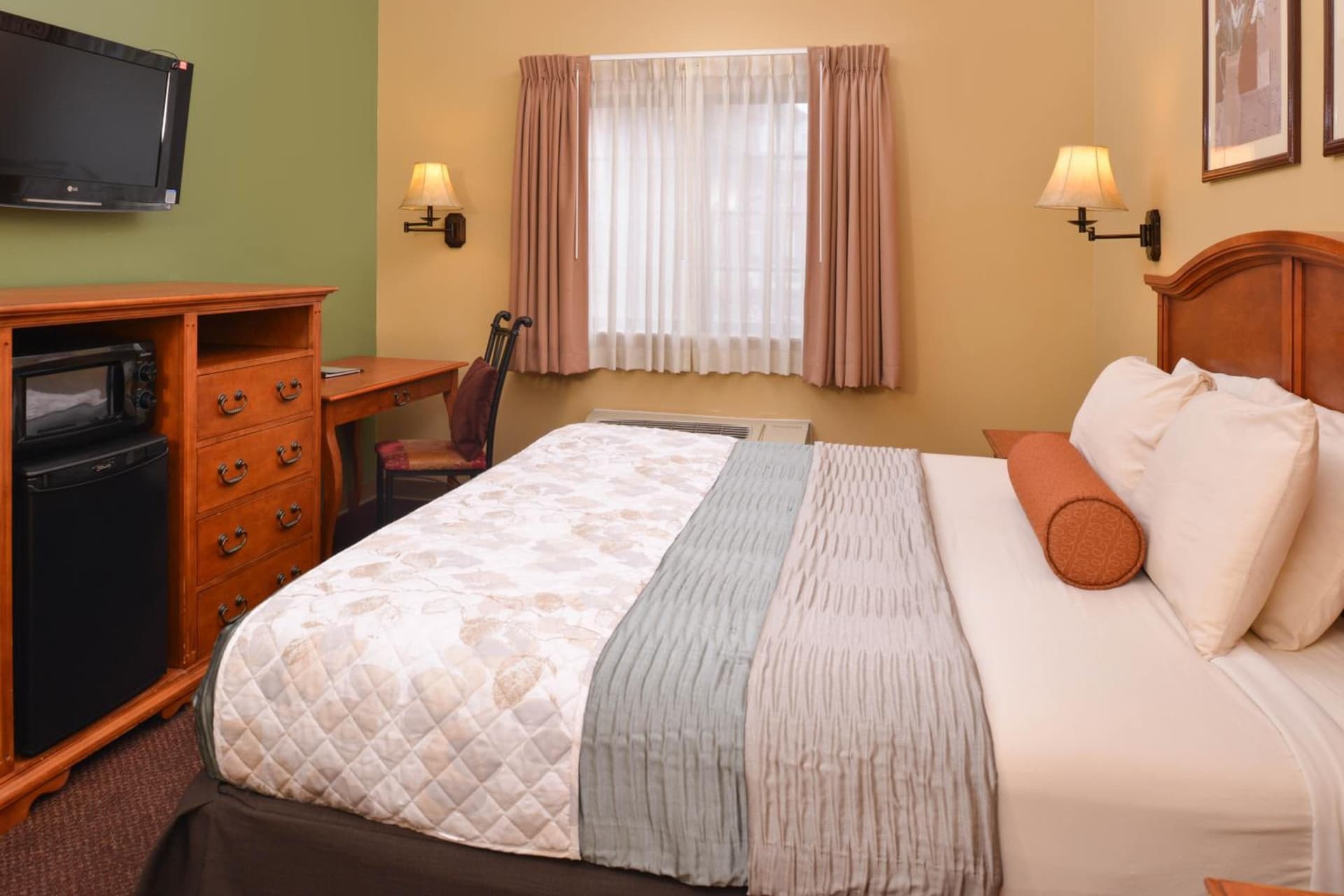 Country Hearth Inn & Suites Edwardsville gallery photo in Edwardsville, IL — image 16