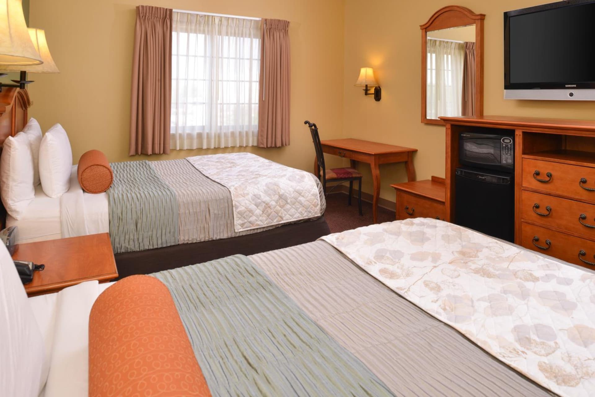Country Hearth Inn & Suites Edwardsville gallery photo in Edwardsville, IL — image 25