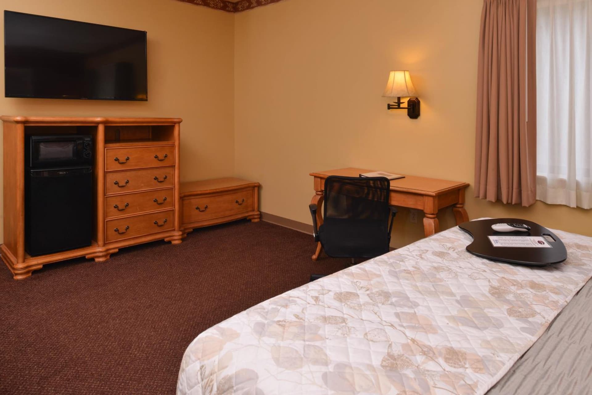 Country Hearth Inn & Suites Edwardsville gallery photo in Edwardsville, IL — image 20
