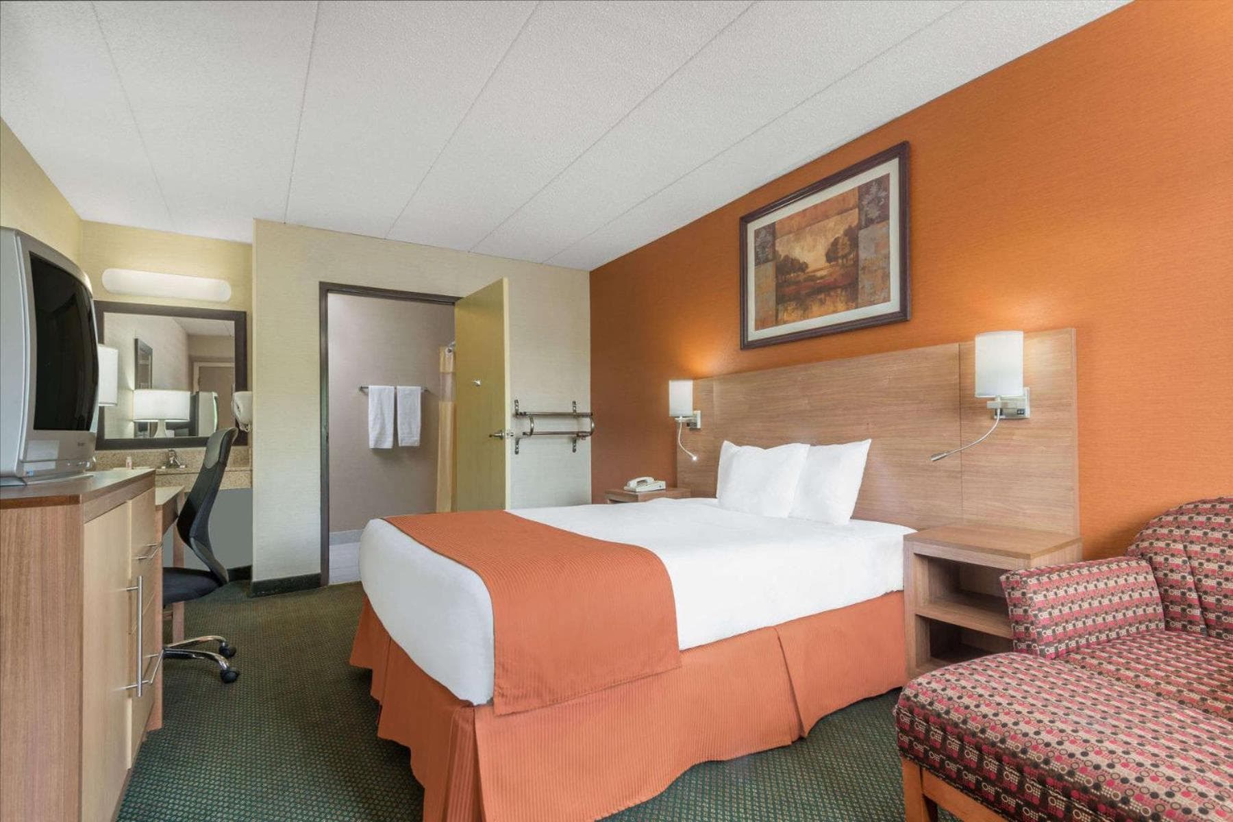 Days Inn by Wyndham Columbus Fairgrounds gallery photo in Columbus, OH — image 5