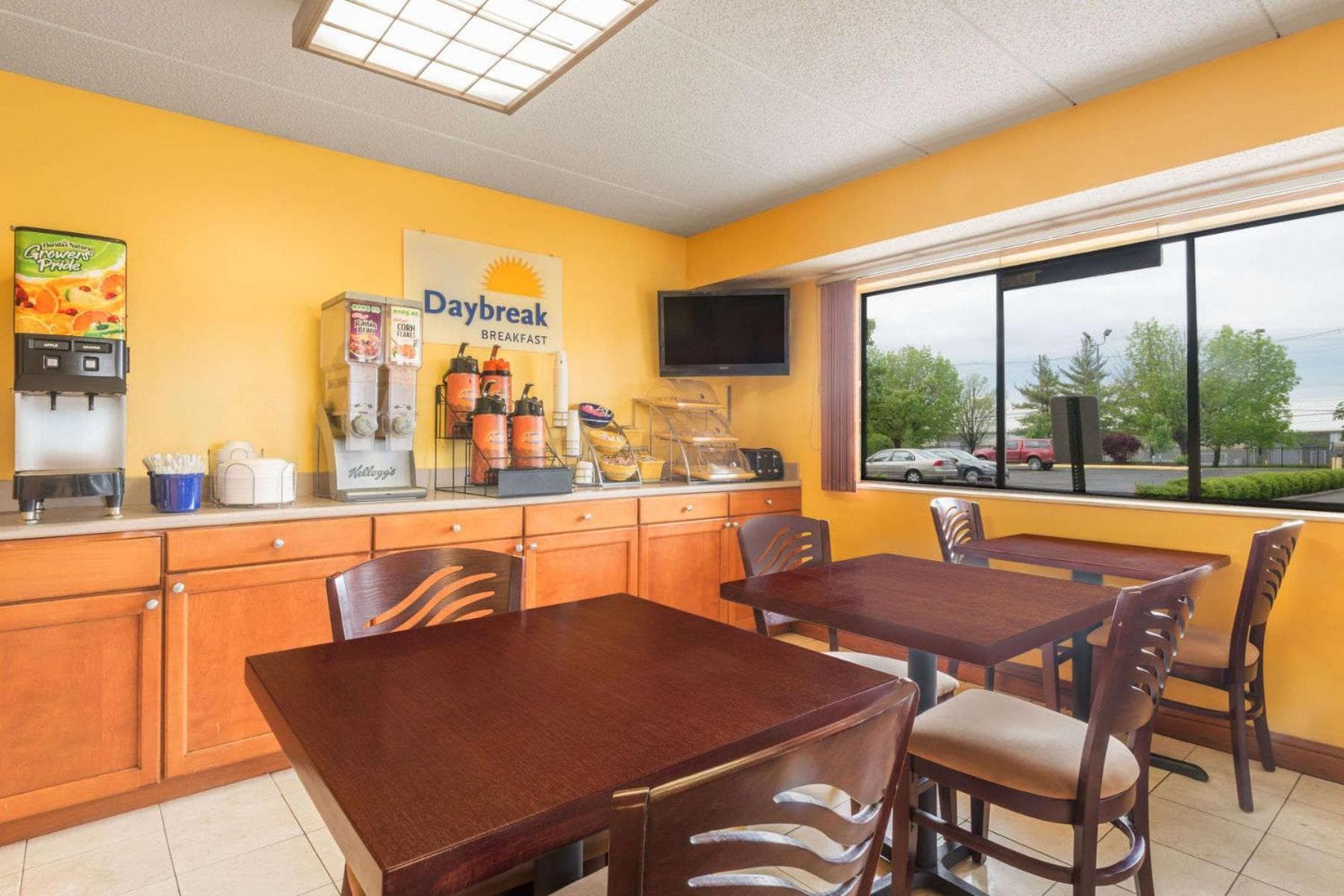Days Inn by Wyndham Columbus Fairgrounds gallery photo in Columbus, OH — image 27