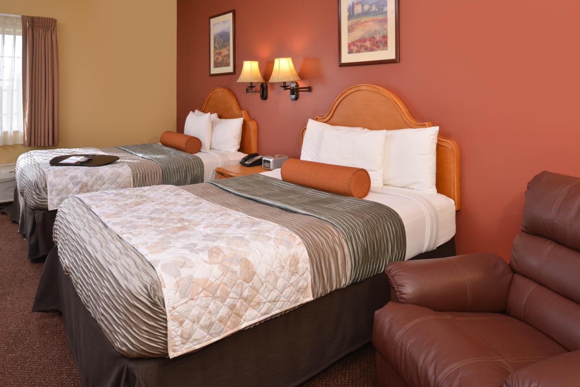 Country Hearth Inn & Suites Edwardsville gallery photo in Edwardsville, IL — image 8