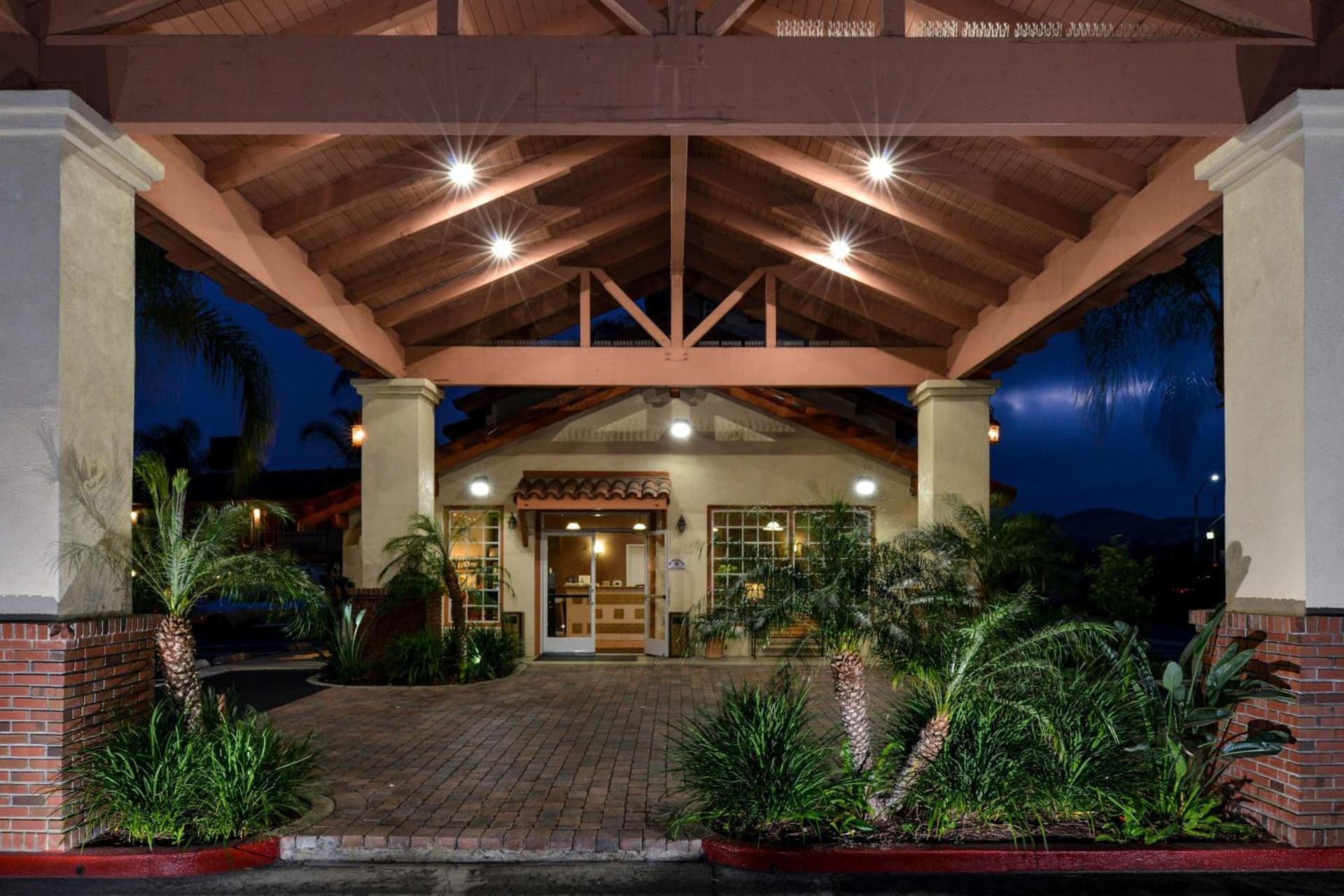 Best Western Capistrano Inn interior in San Juan Capistrano, CA — gallery photo 2