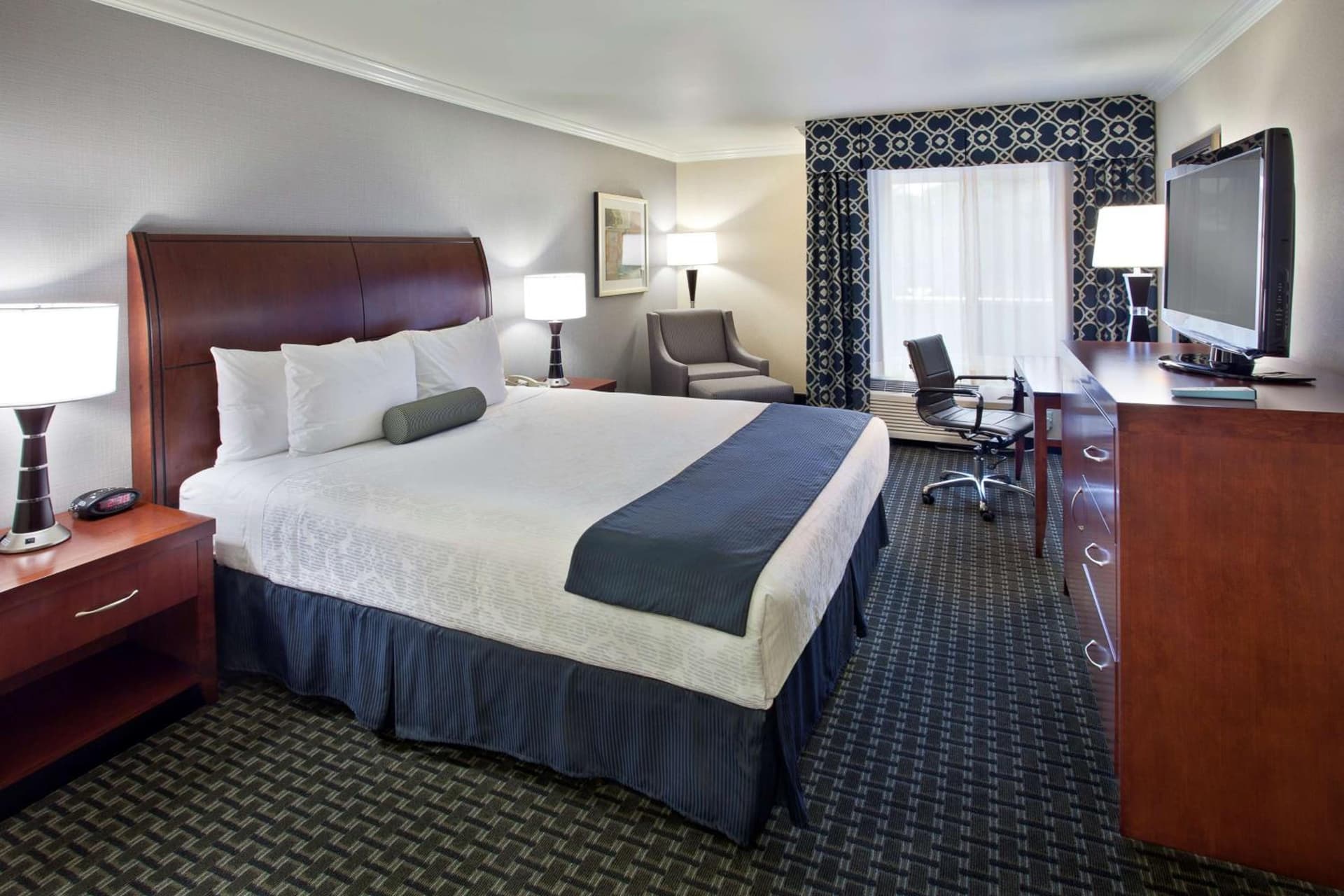 Best Western Plus Marina Shores Hotel gallery photo in Dana Point, CA — image 20