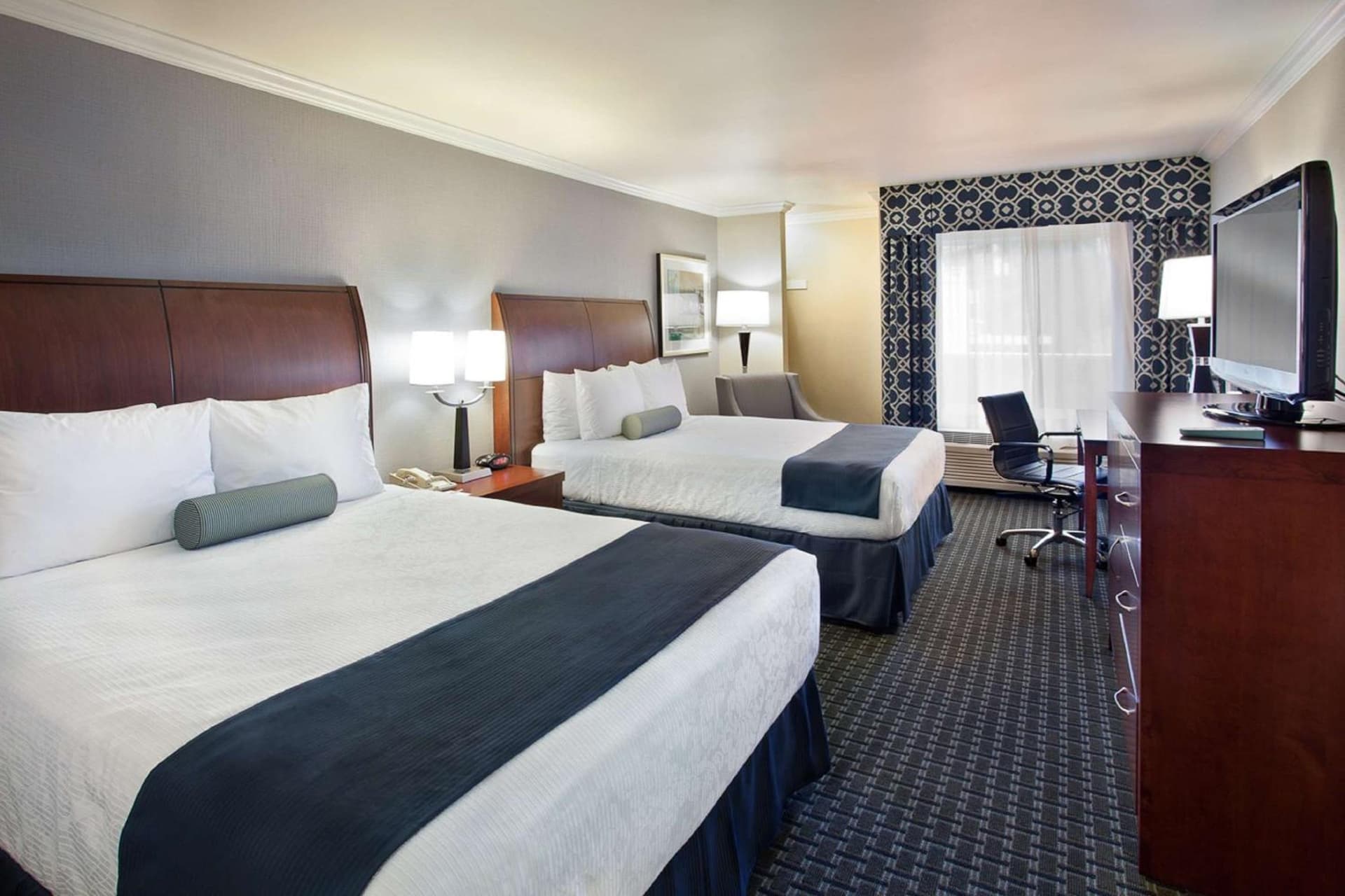 Best Western Plus Marina Shores Hotel property views in Dana Point, CA — gallery photo 3