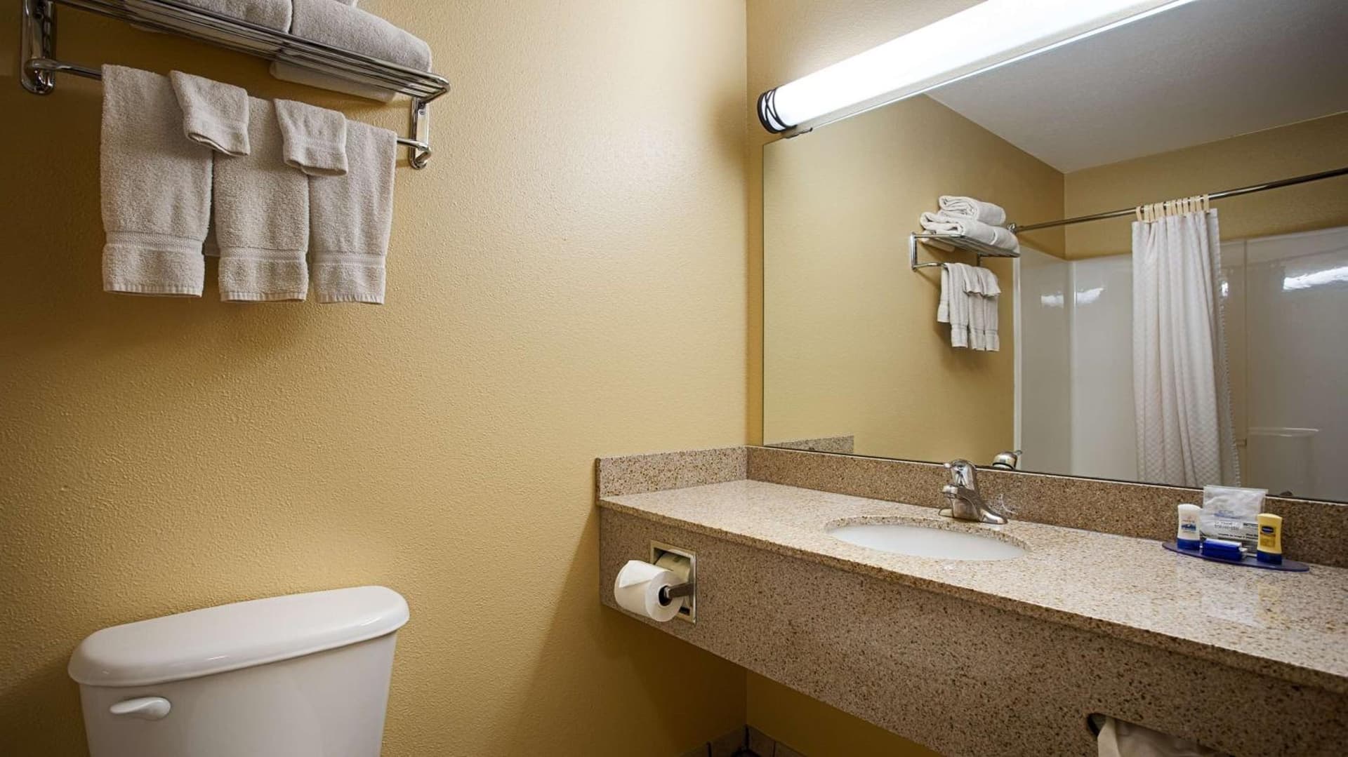 Best Western Penn-Ohio Inn & Suites gallery photo in Hubbard, OH — image 5