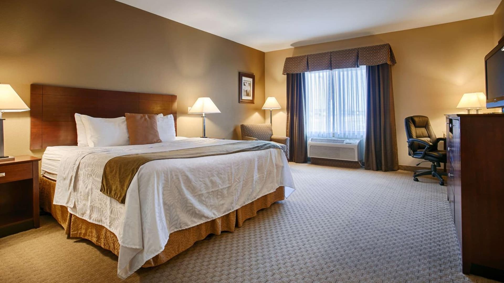 Best Western Plus Montezuma Inn and Suites interior in Las Vegas, NM — gallery photo 2