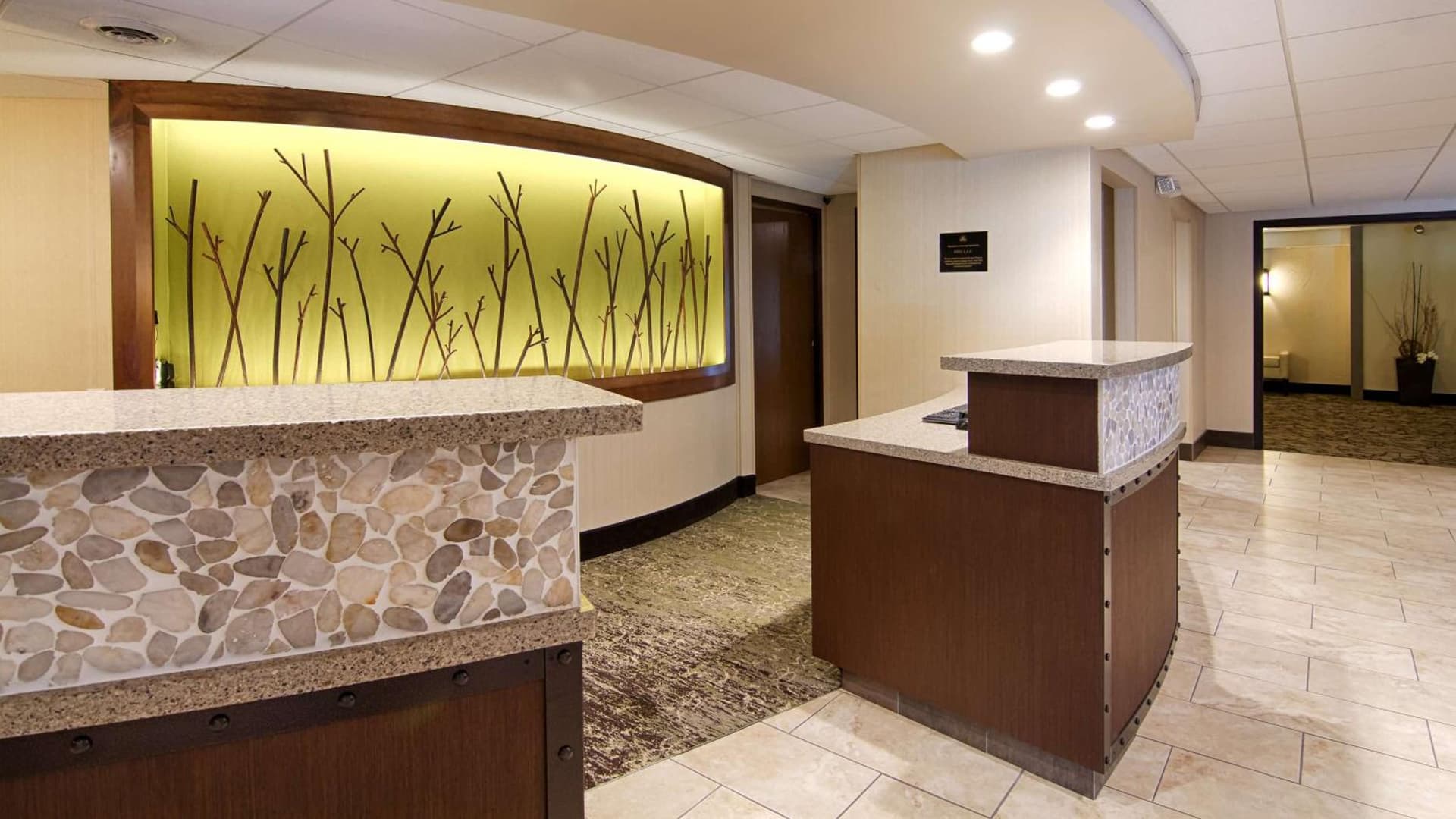 Best Western Plus New Ulm interior in New Ulm, MN — gallery photo 2