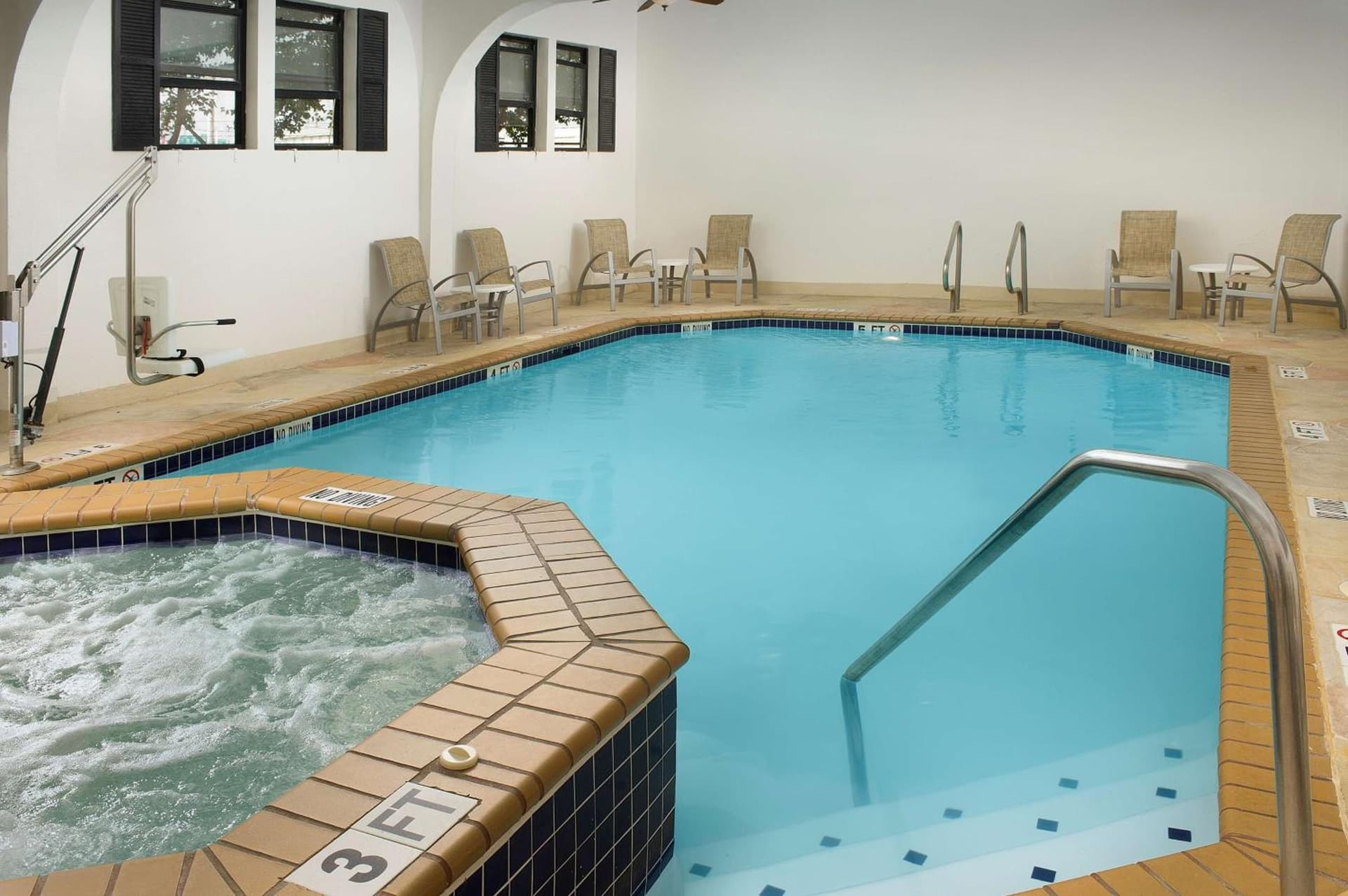 Best Western Alamo Suites property views in San Antonio, TX — gallery photo 3