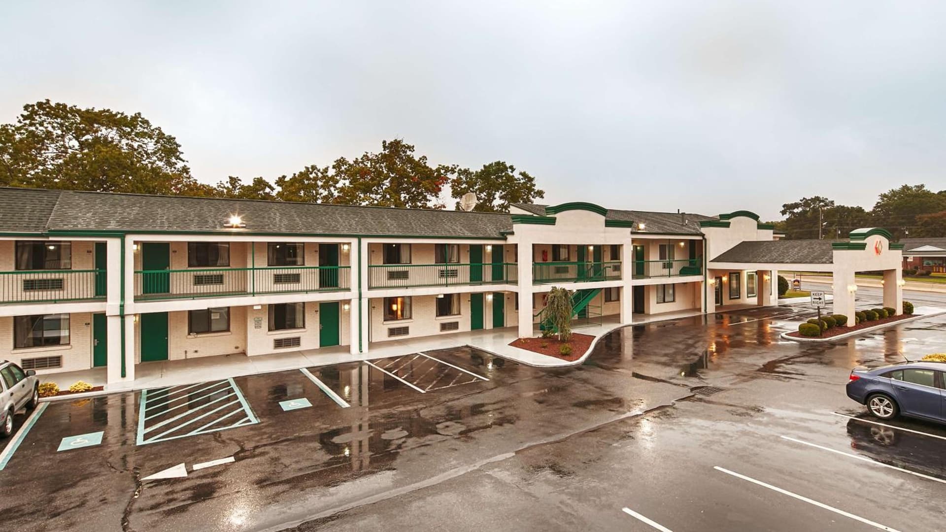 Garden State Inn interior in Absecon, NJ — gallery photo 2