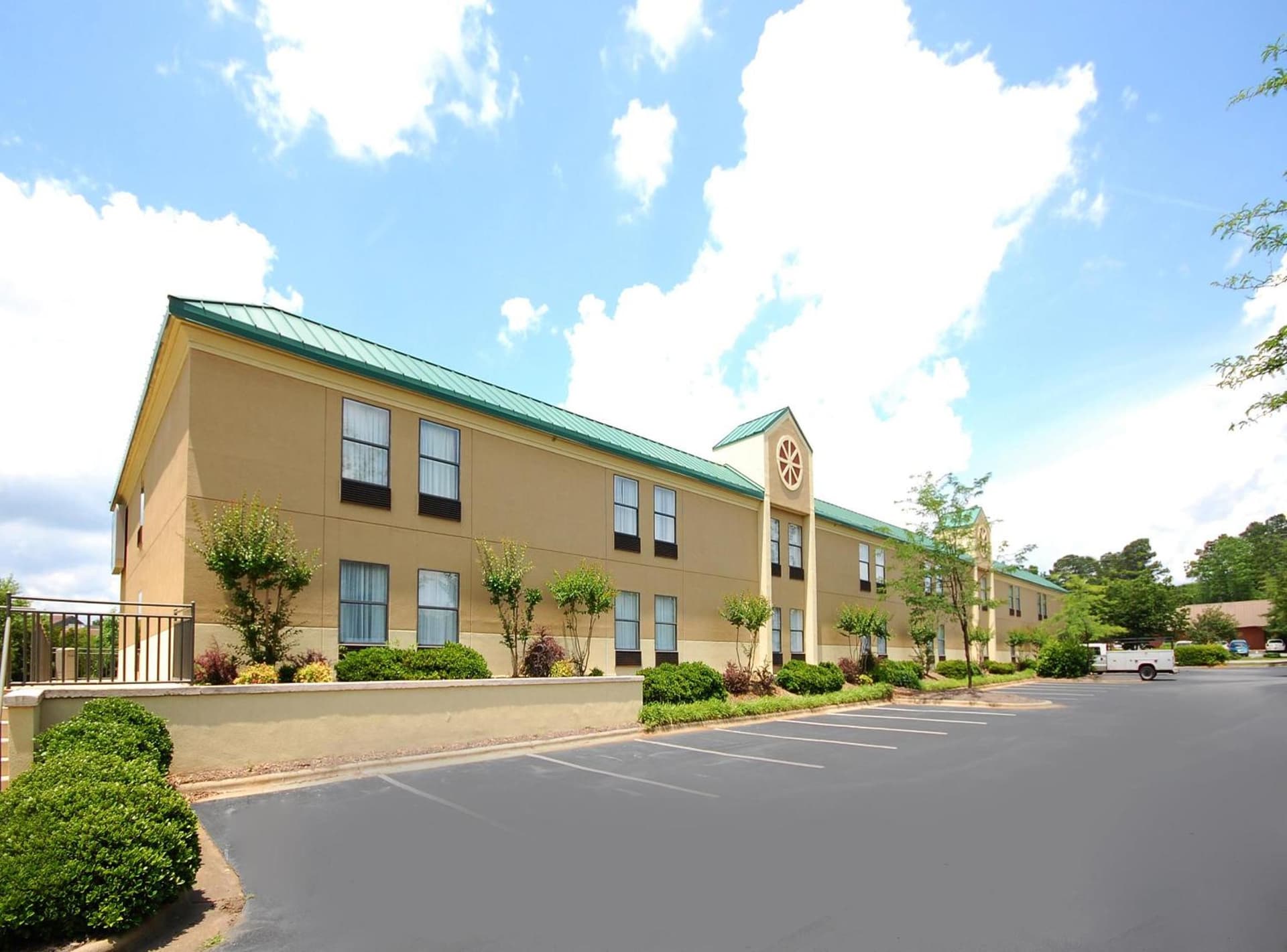 Best Western Plus Edison Inn — hotel in Garner, North Carolina