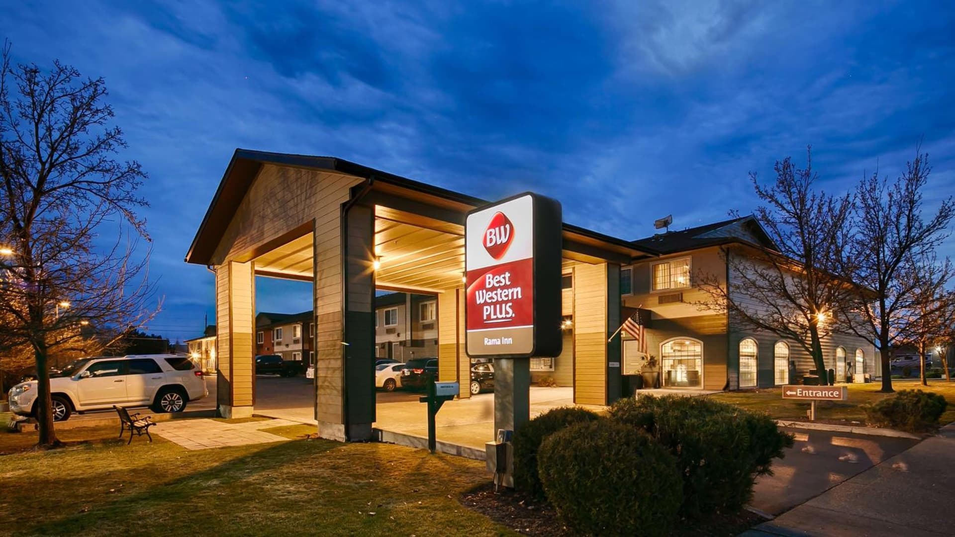 Best Western Plus Rama Inn featured exterior or lobby in Redmond, OR — similar hotel