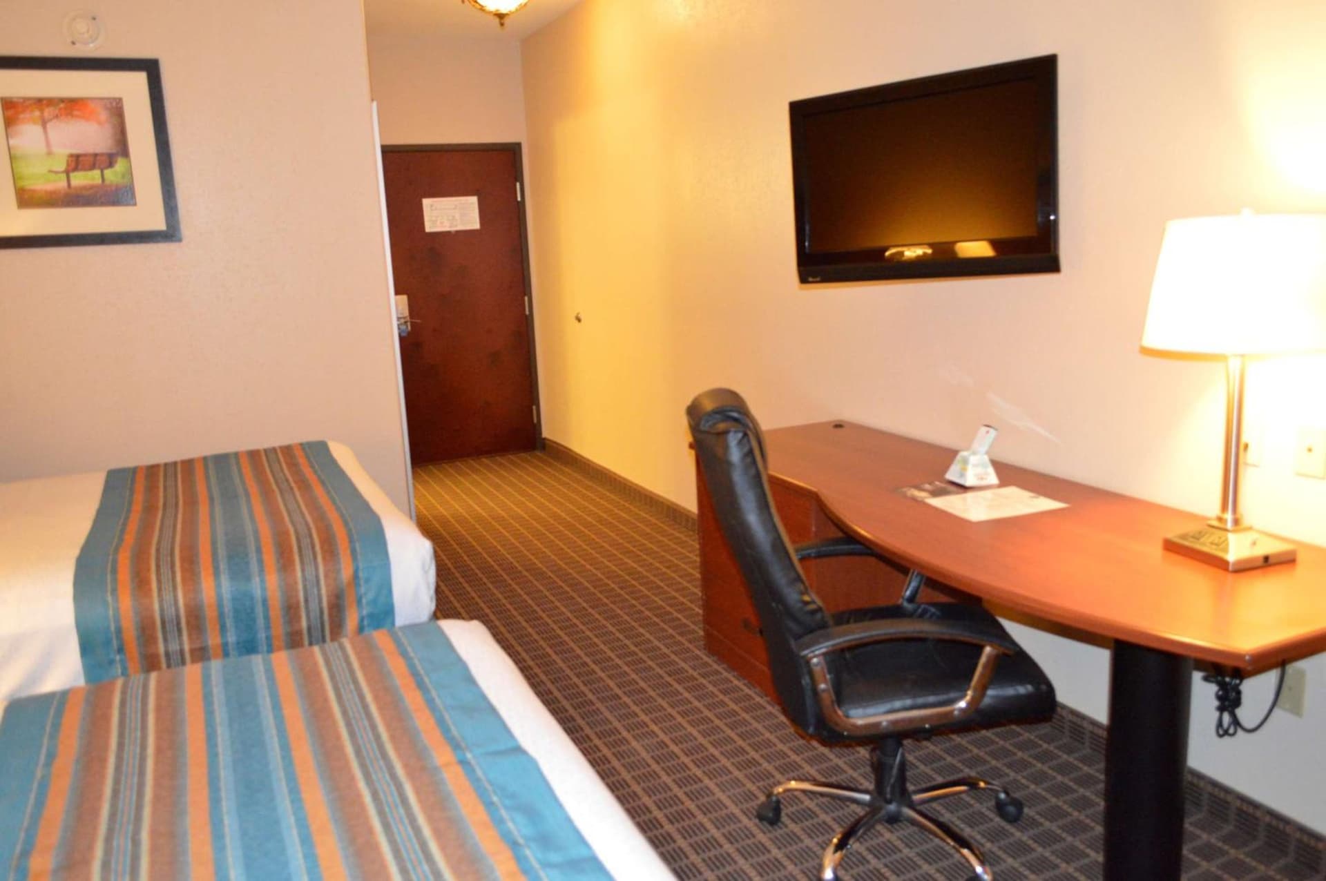 Best Western Orange Inn & Suites interior in Orange, TX — gallery photo 2