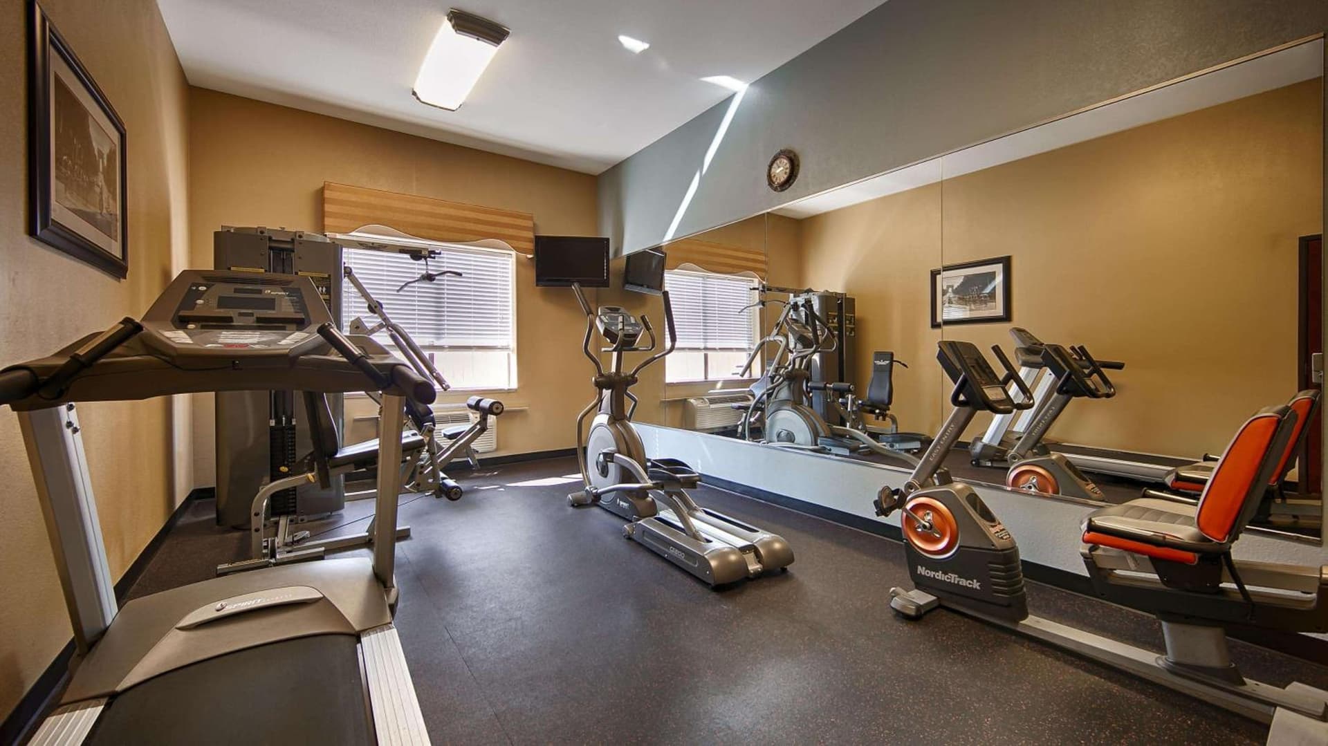 Best Western Orange Inn & Suites gallery photo in Orange, TX — image 21