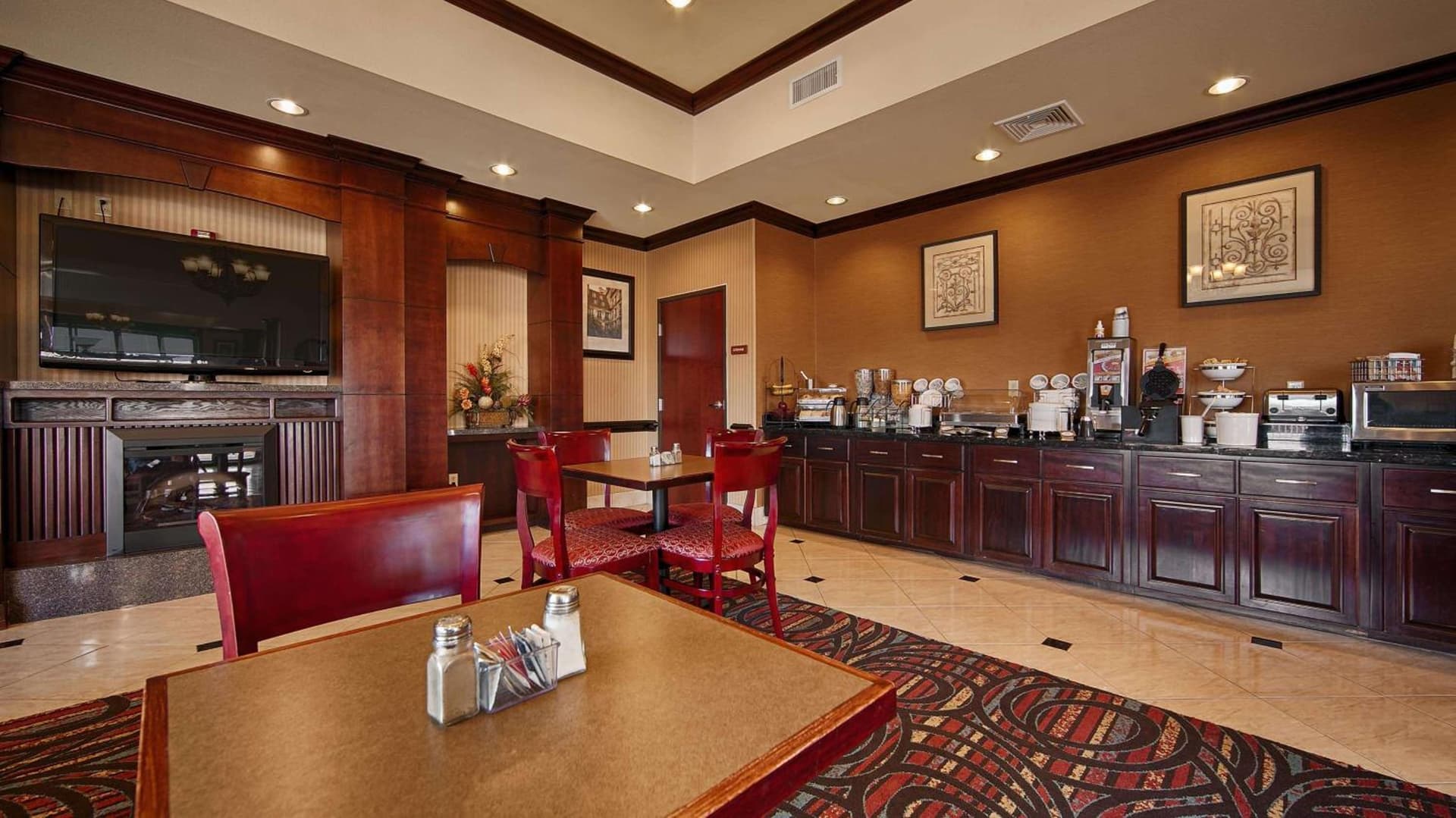 Best Western Orange Inn & Suites gallery photo in Orange, TX — image 10