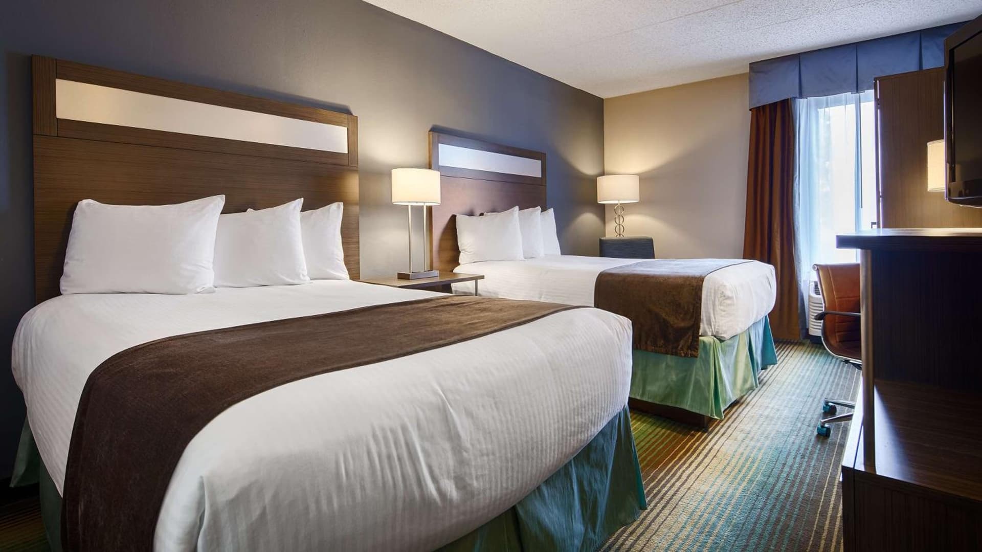 Best Western O'Hare/Elk Grove Hotel interior in Elk Grove Village, IL — gallery photo 2