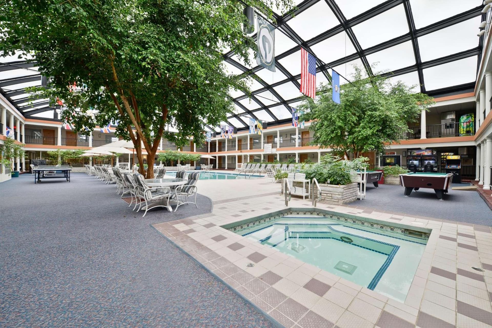Best Western Green Bay Inn and Conference Center interior in Green Bay, WI — gallery photo 2