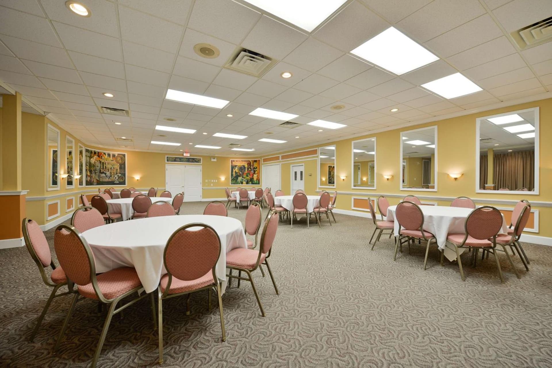 Best Western Green Bay Inn and Conference Center gallery photo in Green Bay, WI — image 15