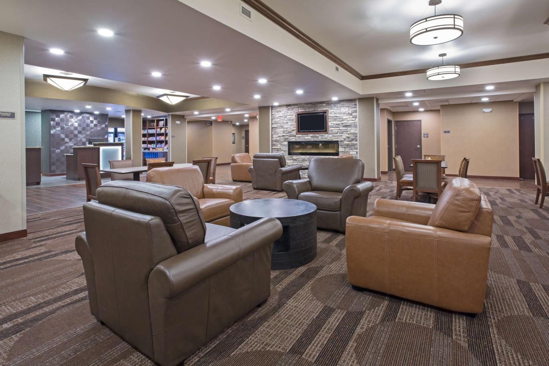 Best Western Plus Lincoln Inn & Suites interior in Lincoln, NE — gallery photo 2