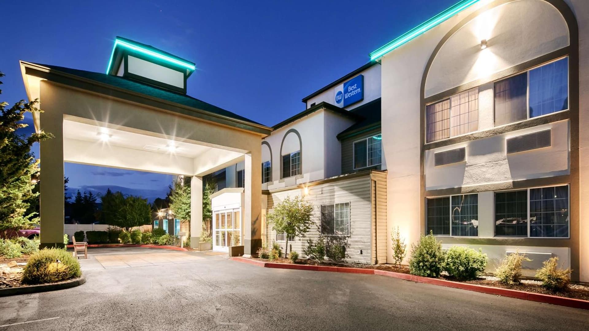 Best Western Woodland Inn featured exterior or lobby in Woodland, WA — similar hotel