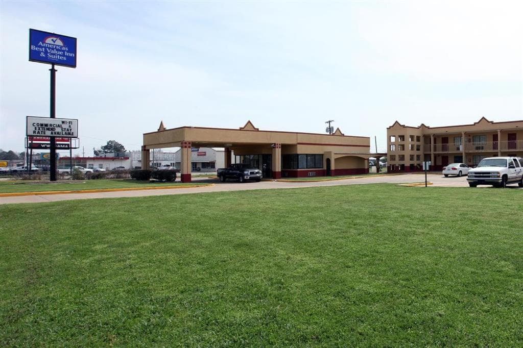 Americas Best Value Inn and Suites Greenwood featured exterior or lobby in Greenwood, MS — similar hotel