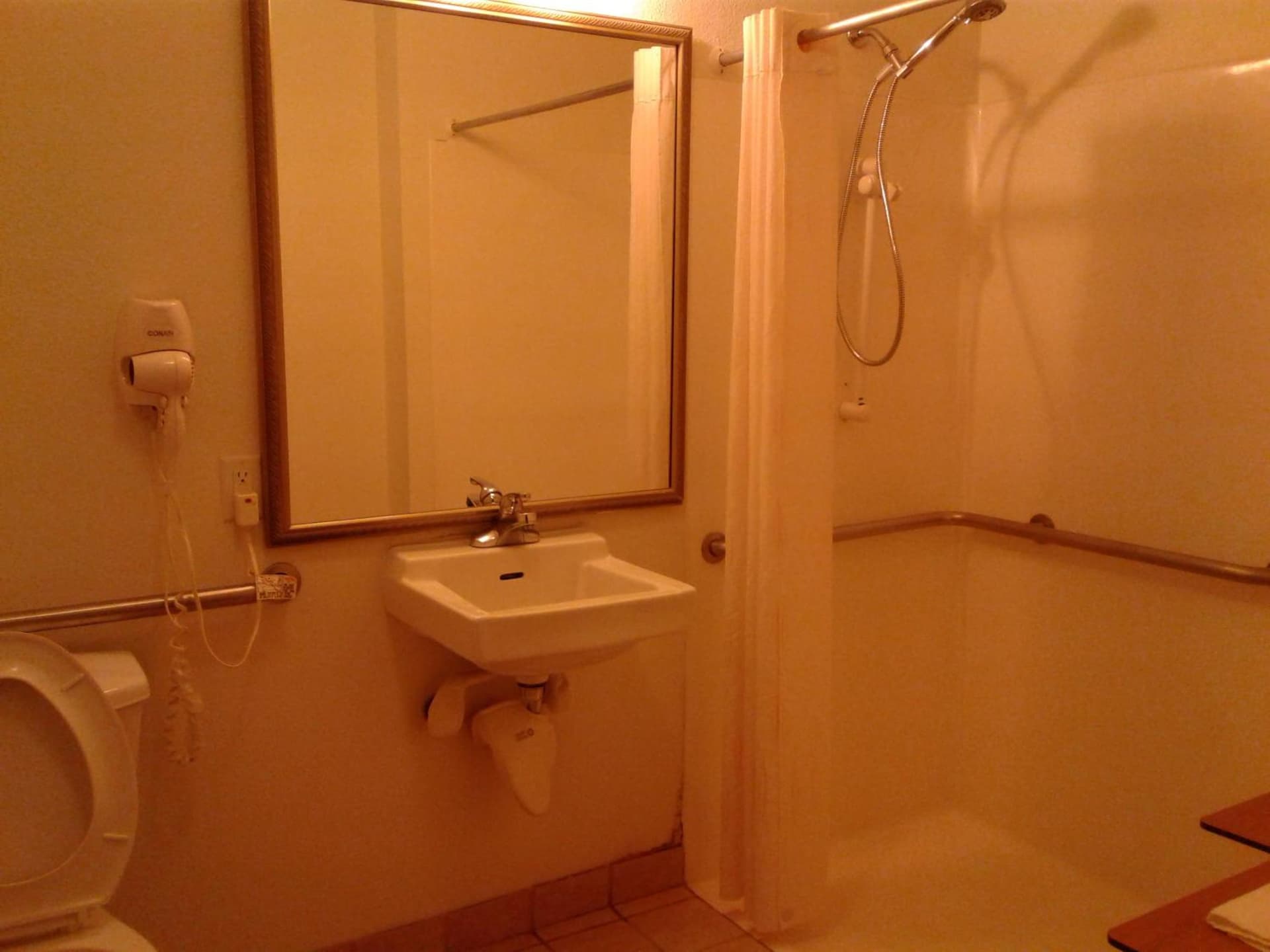 Super 8 by Wyndham Garland Rowlett East Dallas Area gallery photo in Garland, TX — image 16