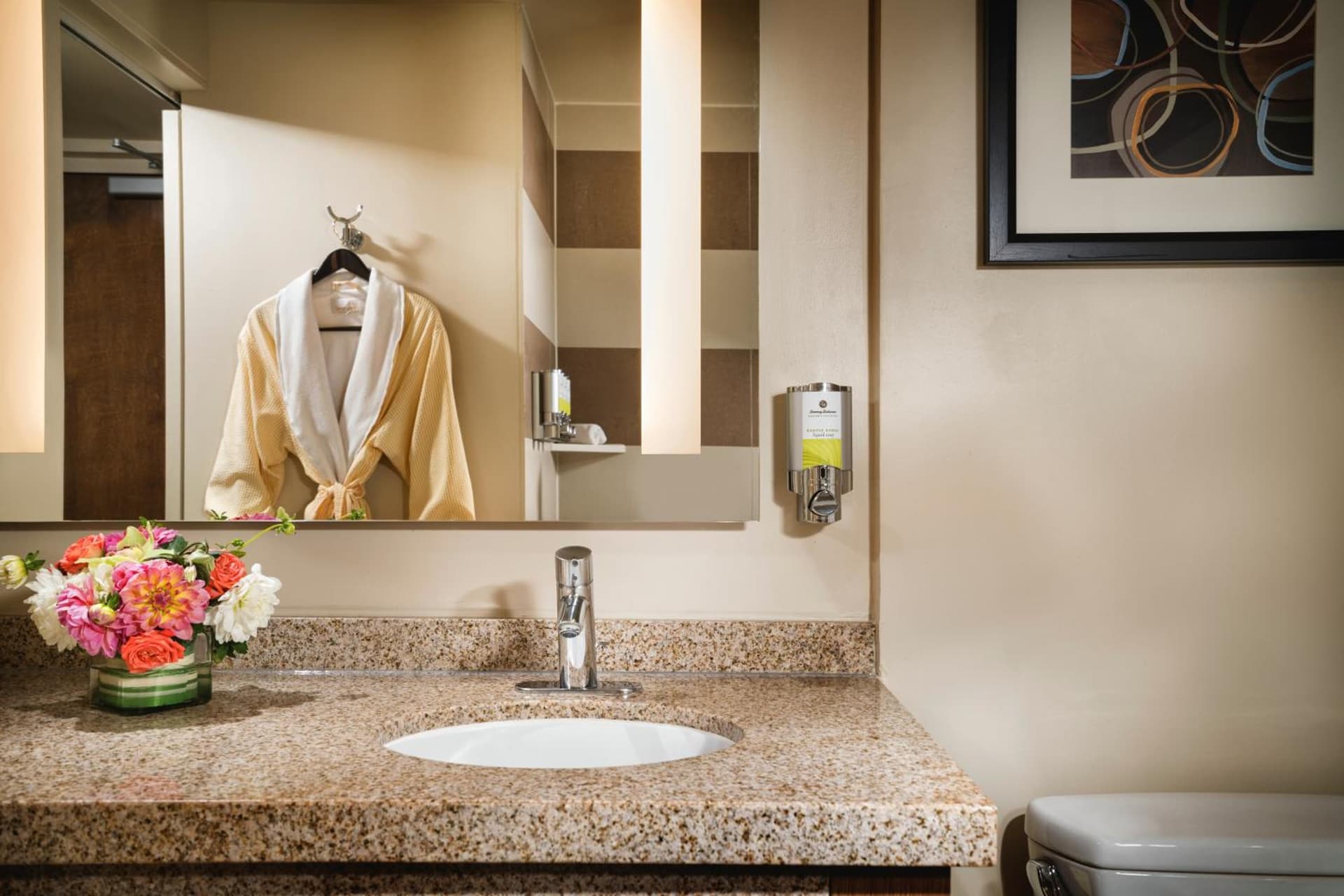 Staypineapple, Hotel Rose, Downtown Portland gallery photo in Portland, OR — image 53