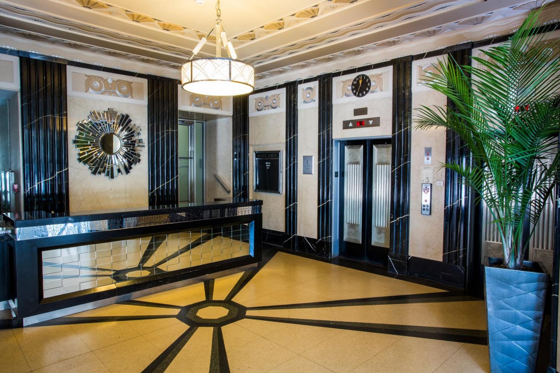 Hotel Deco Omaha, Tapestry Collection by Hilton gallery photo in Omaha, NE — image 45