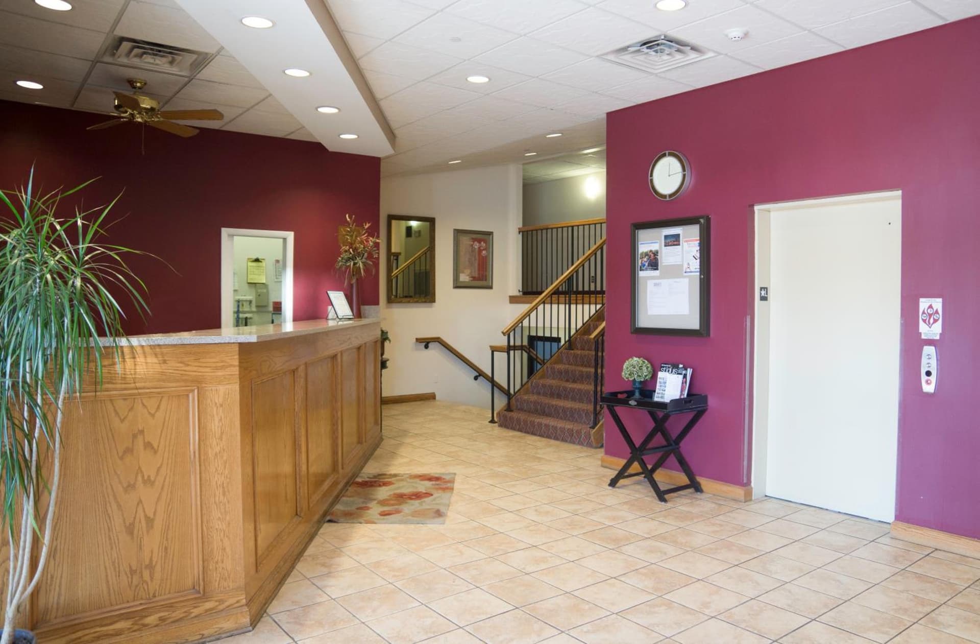 Americas Best Value Inn St. Louis / South interior in Saint Louis, MO — gallery photo 2