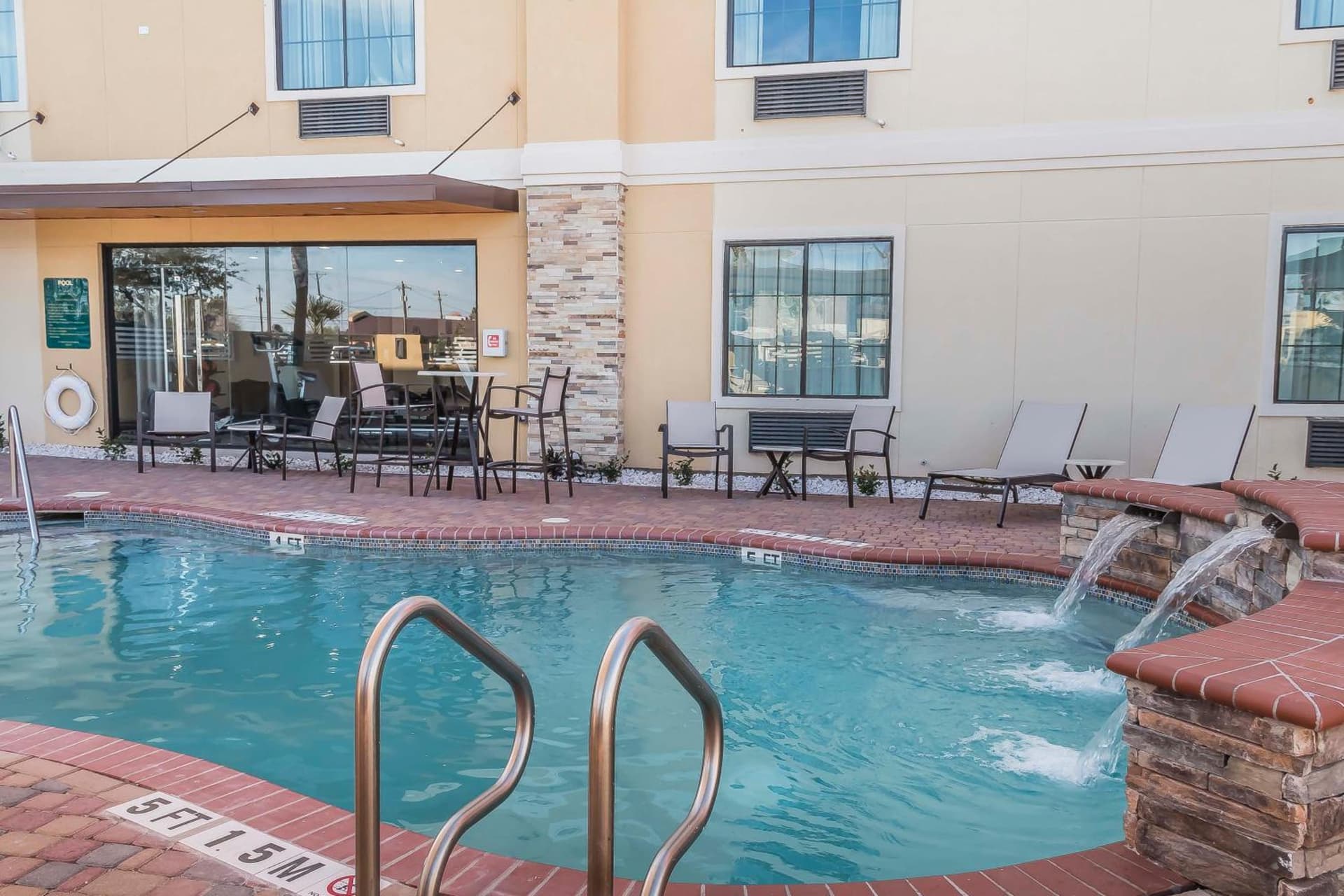 MainStay Suites Edinburg South gallery photo in Edinburg, TX — image 60