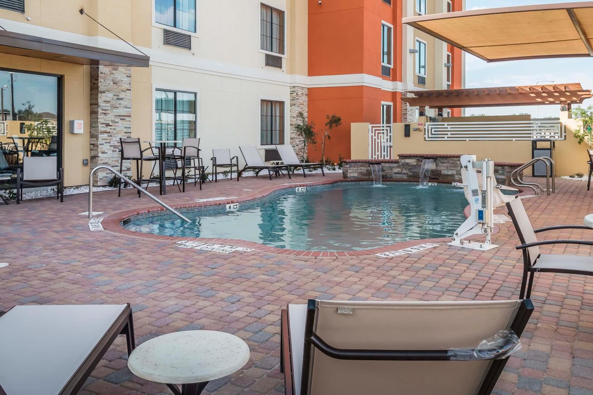MainStay Suites Edinburg South gallery photo in Edinburg, TX — image 36